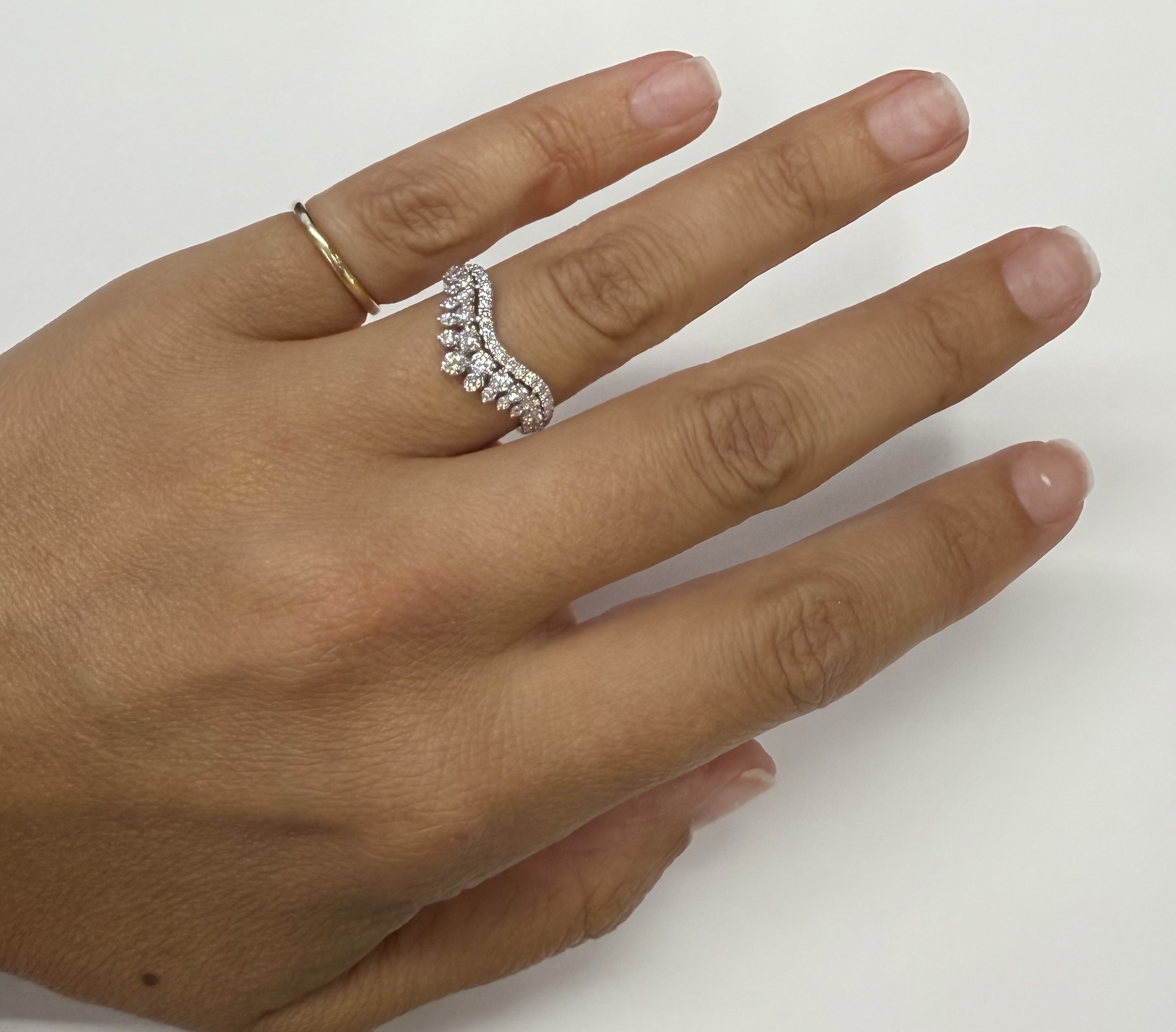 14k White Gold 42 Stone Genuine .70 Cttw Round Brilliant Cut Diamond V Shaped 3 Row Band - Image 55