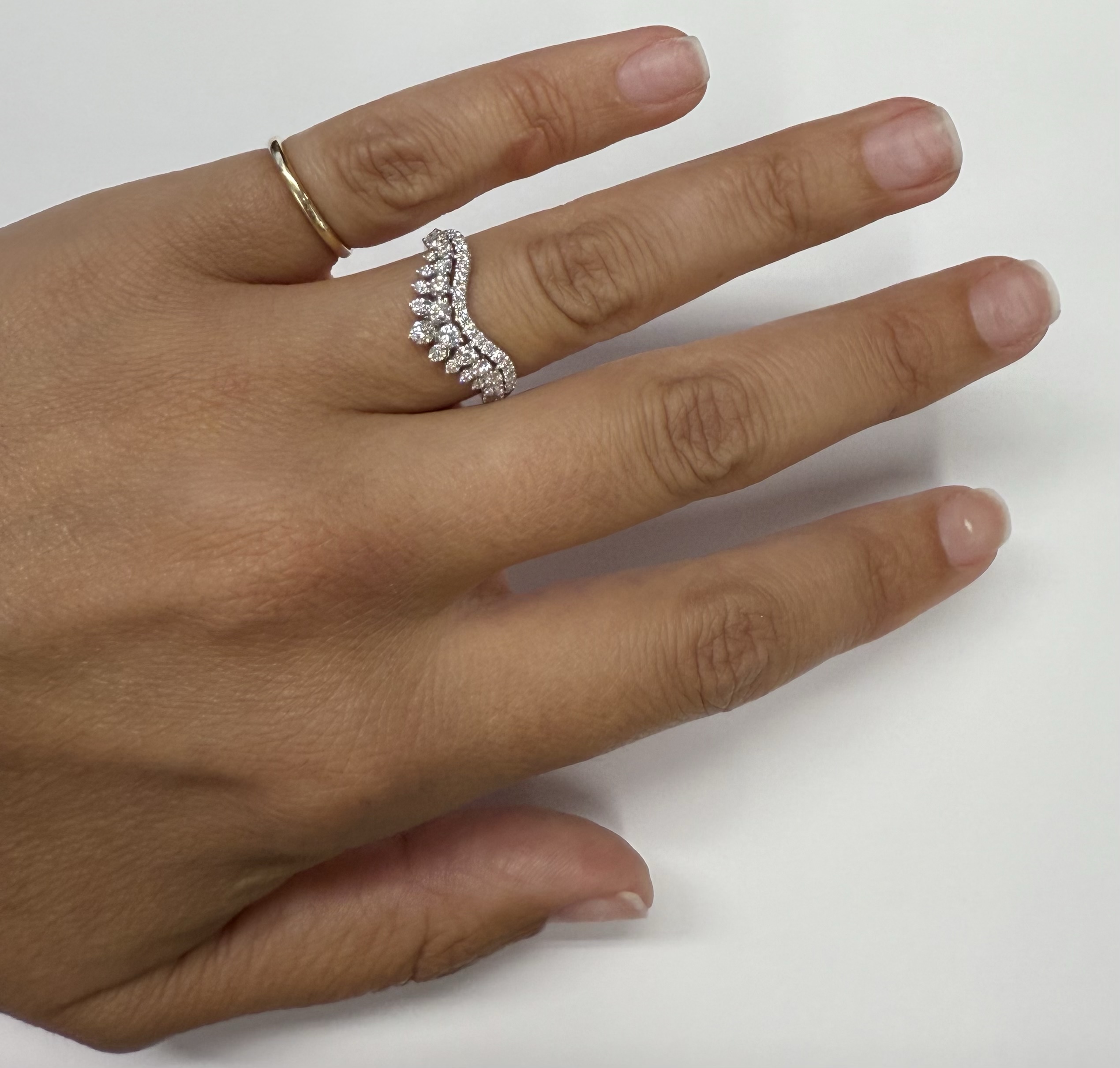 14k White Gold 42 Stone Genuine .70 Cttw Round Brilliant Cut Diamond V Shaped 3 Row Band - Image 60