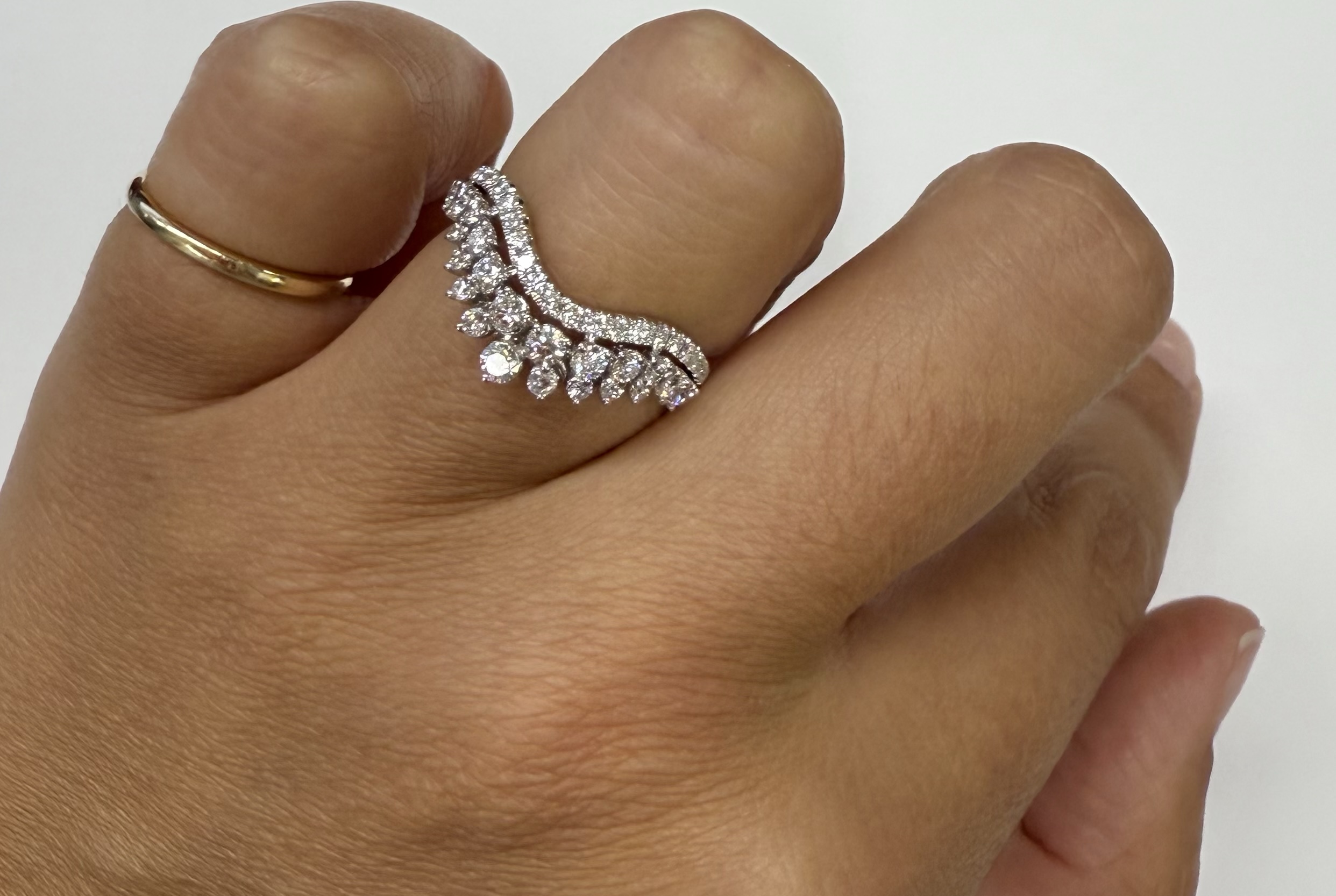 14k White Gold 42 Stone Genuine .70 Cttw Round Brilliant Cut Diamond V Shaped 3 Row Band - Image 62