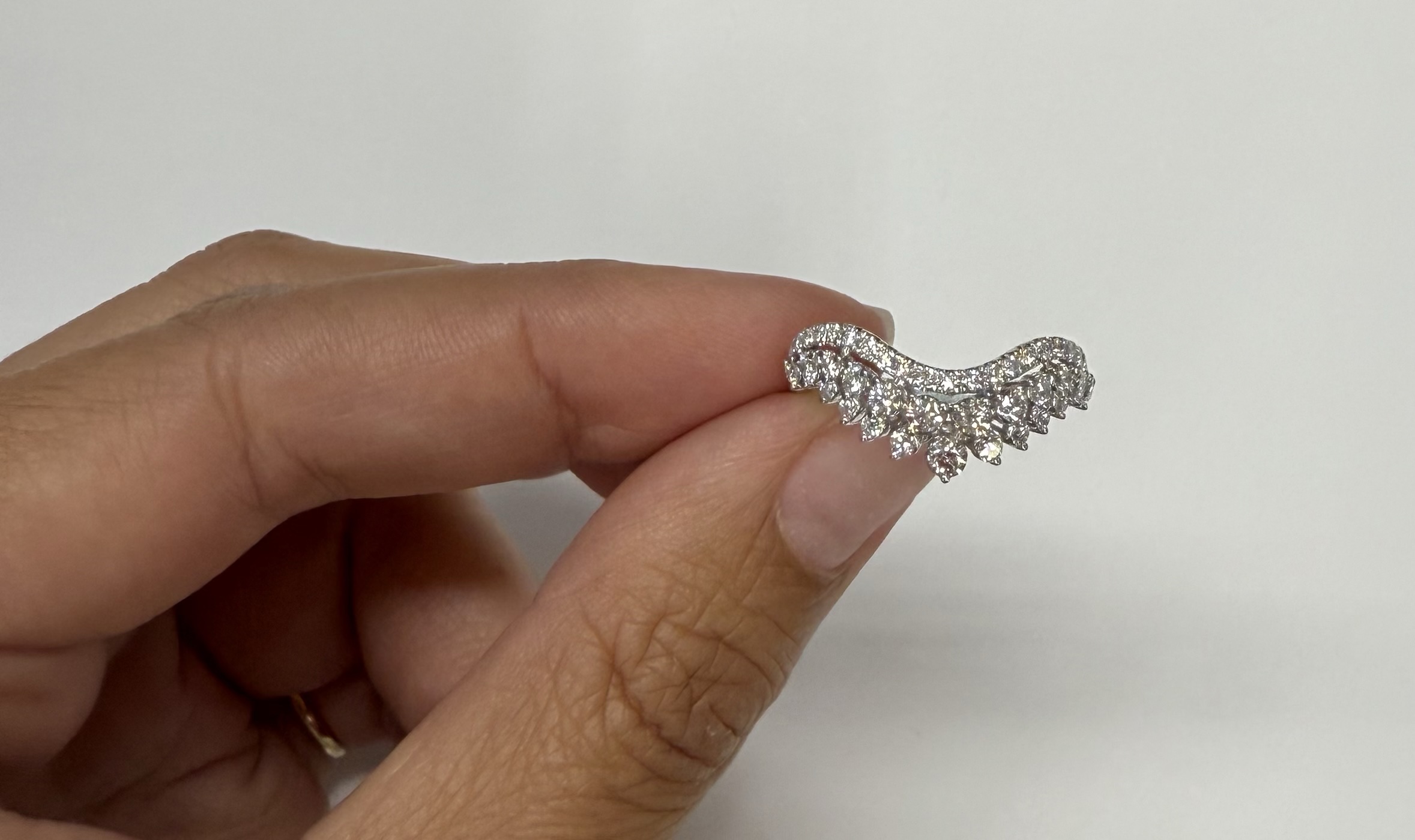 14k White Gold 42 Stone Genuine .70 Cttw Round Brilliant Cut Diamond V Shaped 3 Row Band - Image 65