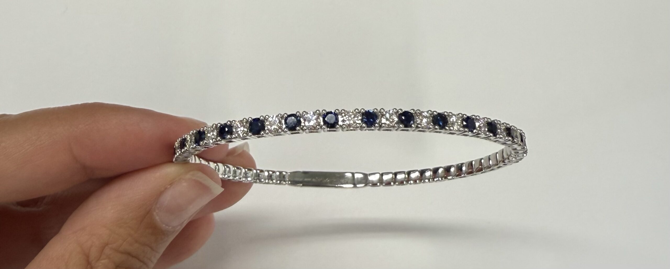 14k White Gold Genuine 1.40 Cttw Sapphire & 1.50 Cttw Diamond Flexible Bangle Bracelet