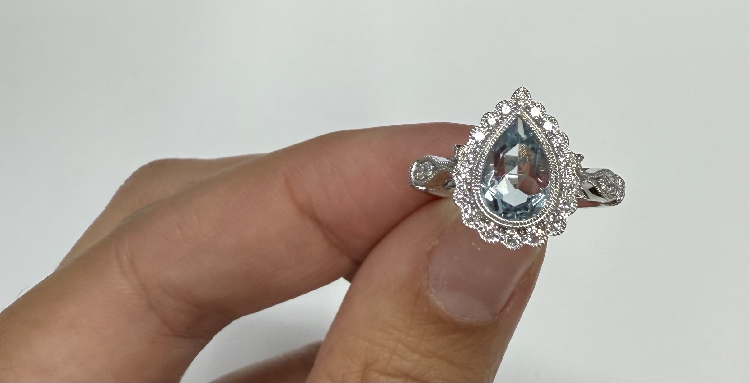 14k White Gold Genuine Pear Shaped 1.01 Carat Aquamarine & Genuine Diamond Halo Ring - Image 9