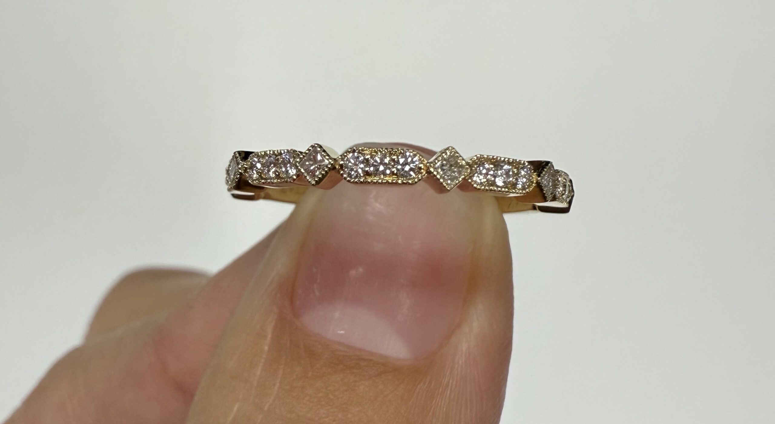 14k Yellow Gold 21 Stone Genuine .20 Cttw Round Brilliant Cut Diamond Band With Mill Grain Details - Image 7