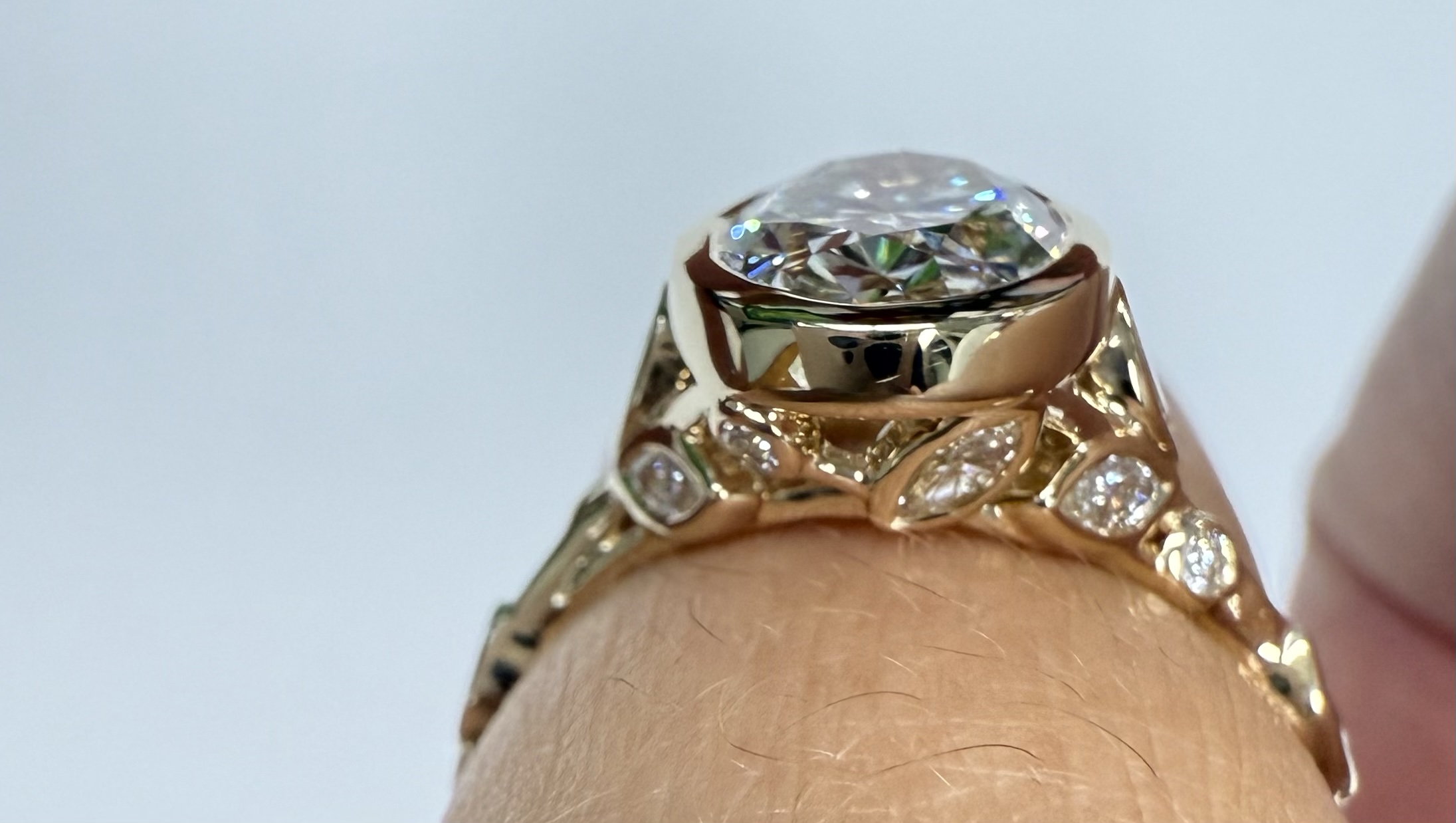 14k Yellow Gold Genuine IGI Certified Laboratory Grown Oval Brilliant Cut Diamond Bezel Ring of a Floral Motif - Image 12