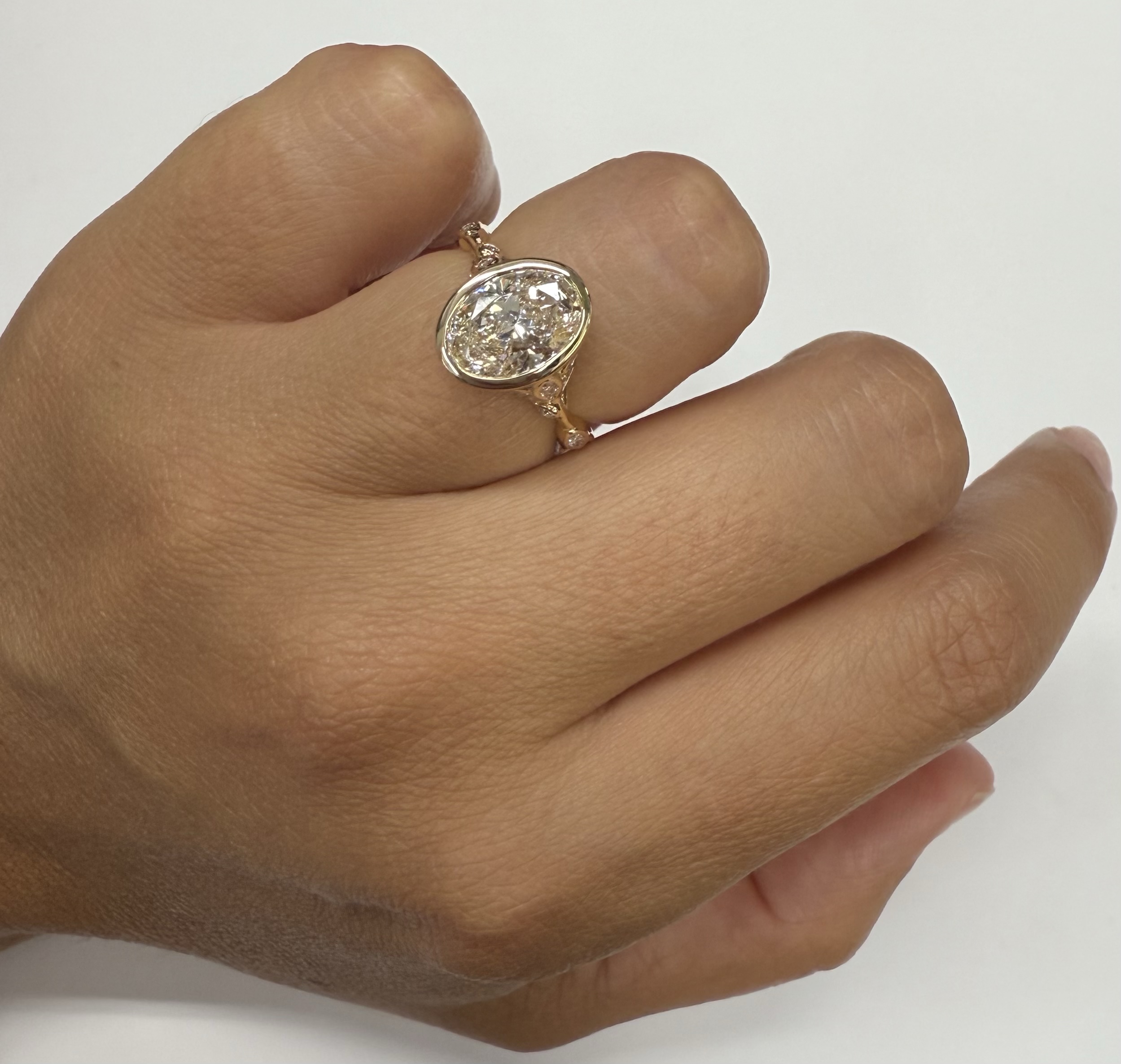 14k Yellow Gold Genuine IGI Certified Laboratory Grown Oval Brilliant Cut Diamond Bezel Ring of a Floral Motif - Image 22