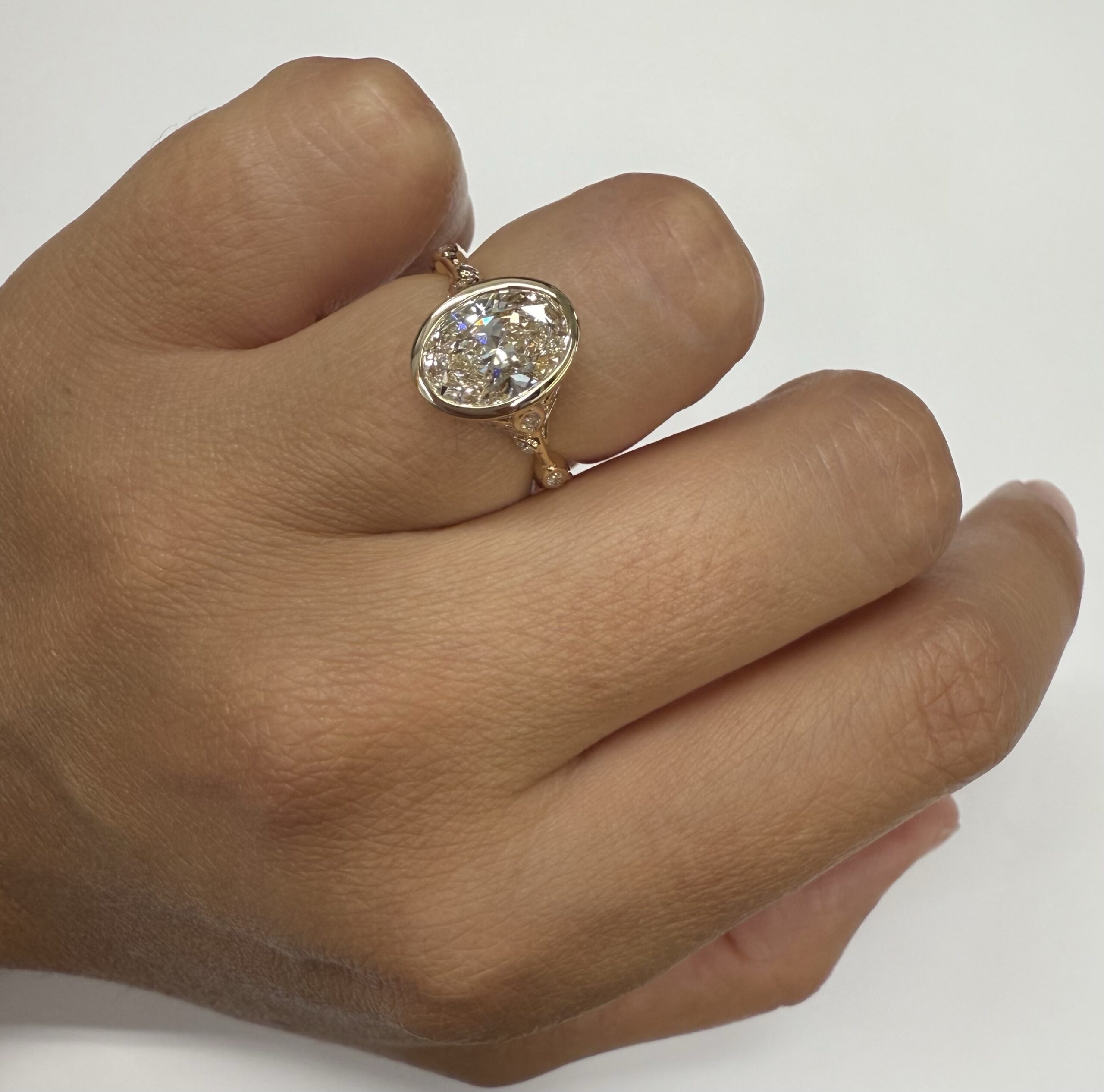 14k Yellow Gold Genuine IGI Certified Laboratory Grown Oval Brilliant Cut Diamond Bezel Ring of a Floral Motif - Image 23