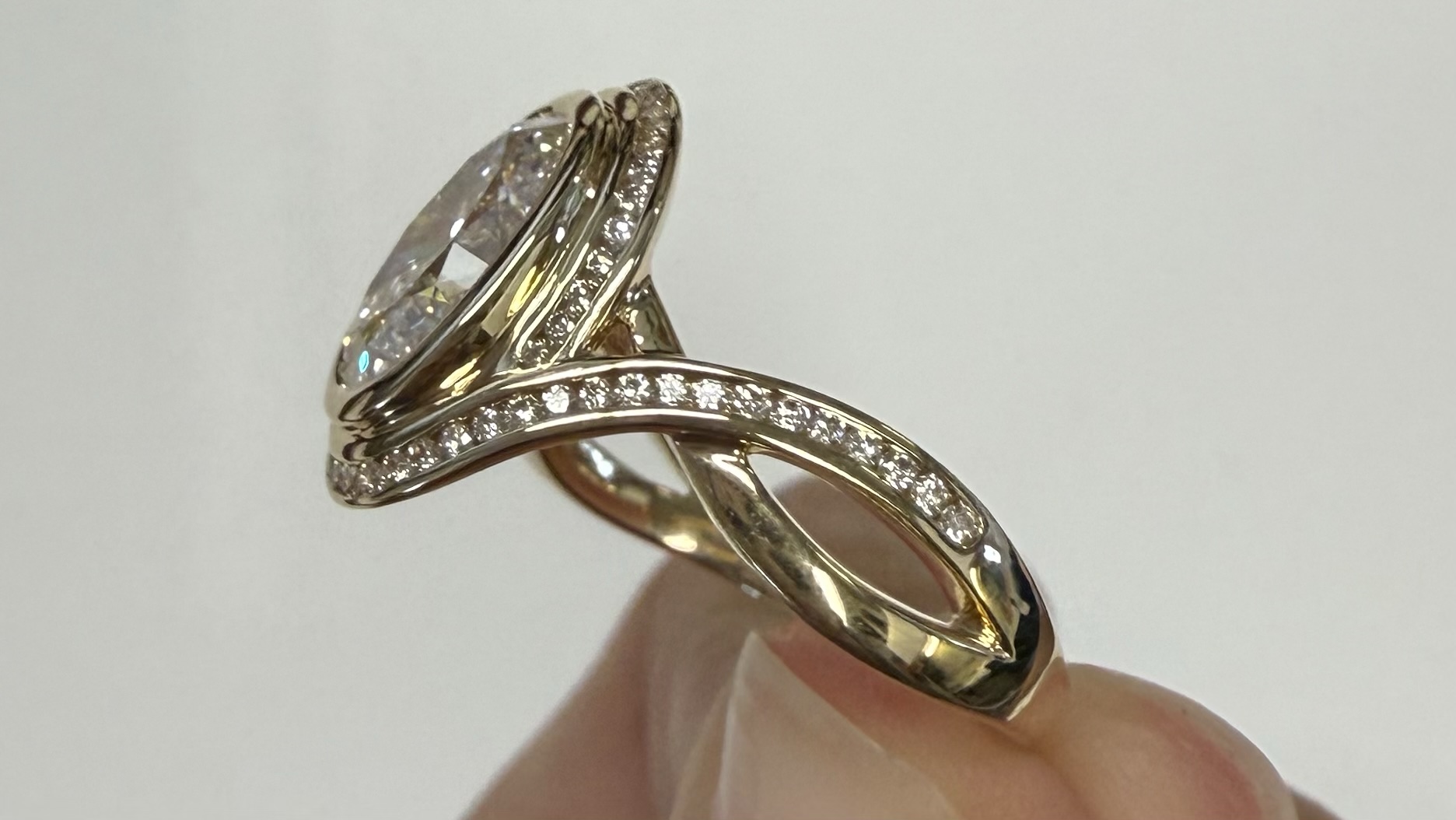14k Yellow Gold Genuine Lab Grown IGI Certified 2.08 Carat Oval Brilliant Cut Diamond With Twisted Shank - Image 7
