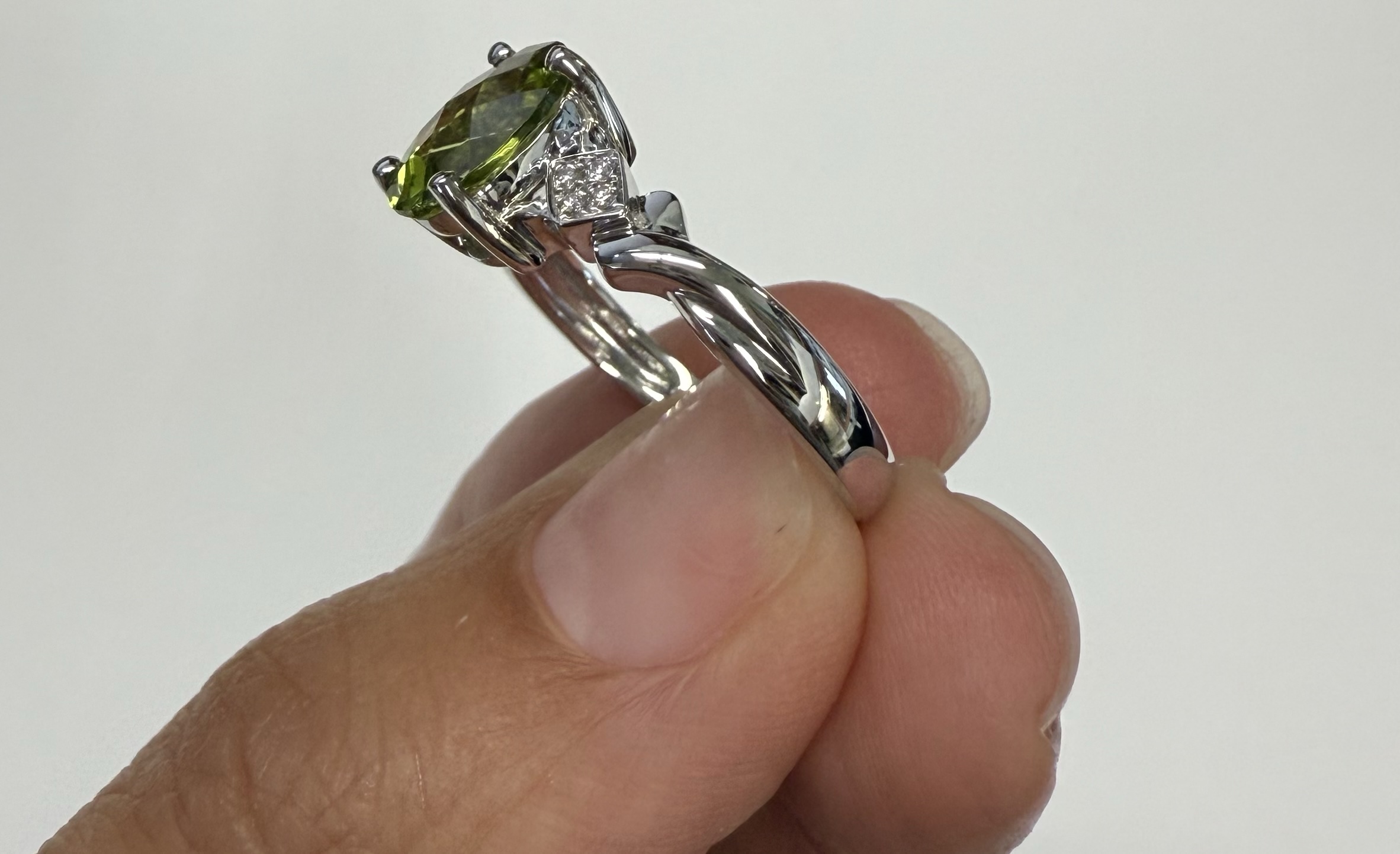 14k White Gold 2.15 Cttw Peridot & .05 Cttw Diamond Ring - Image 20