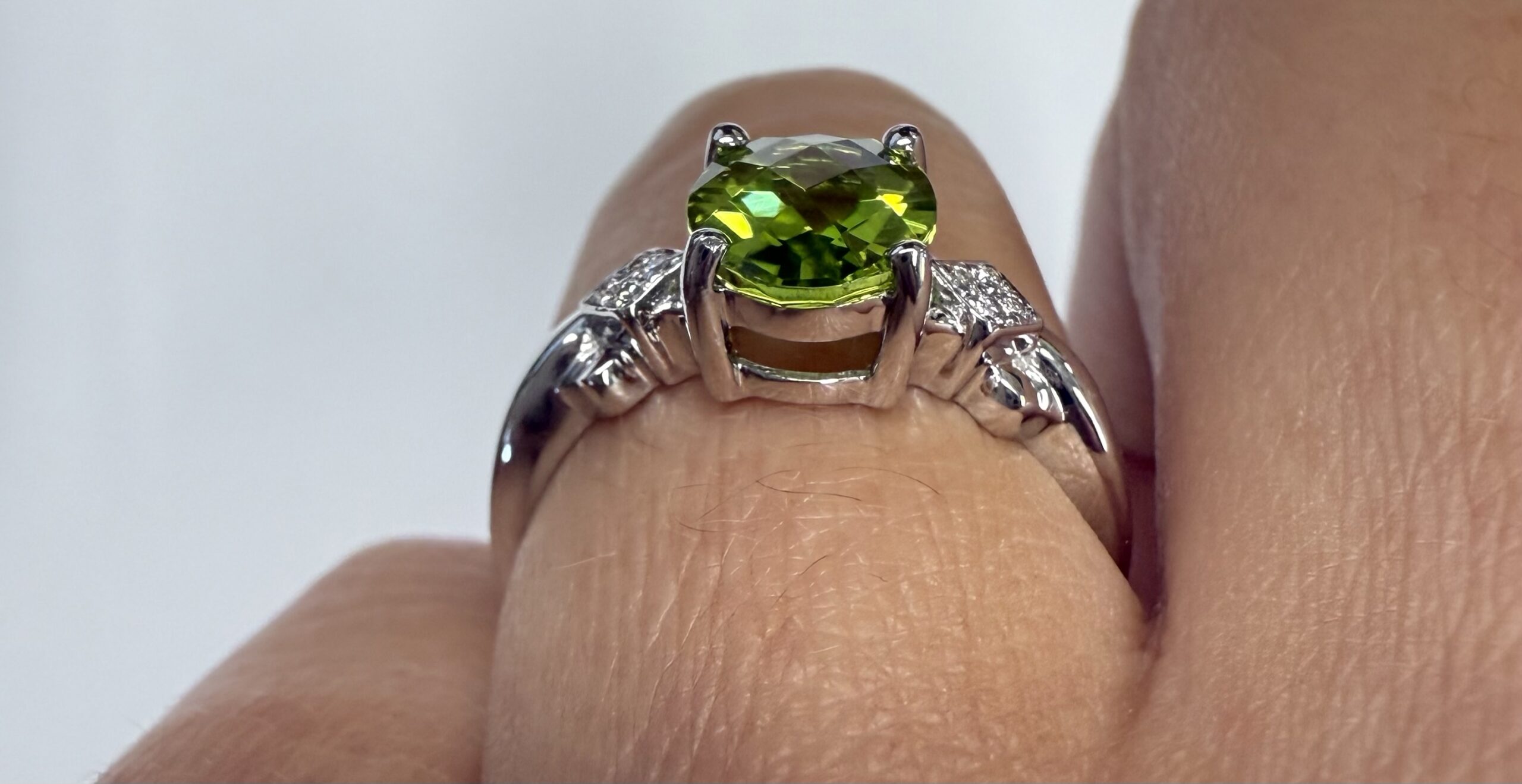 14k White Gold 2.15 Cttw Peridot & .05 Cttw Diamond Ring - Image 15