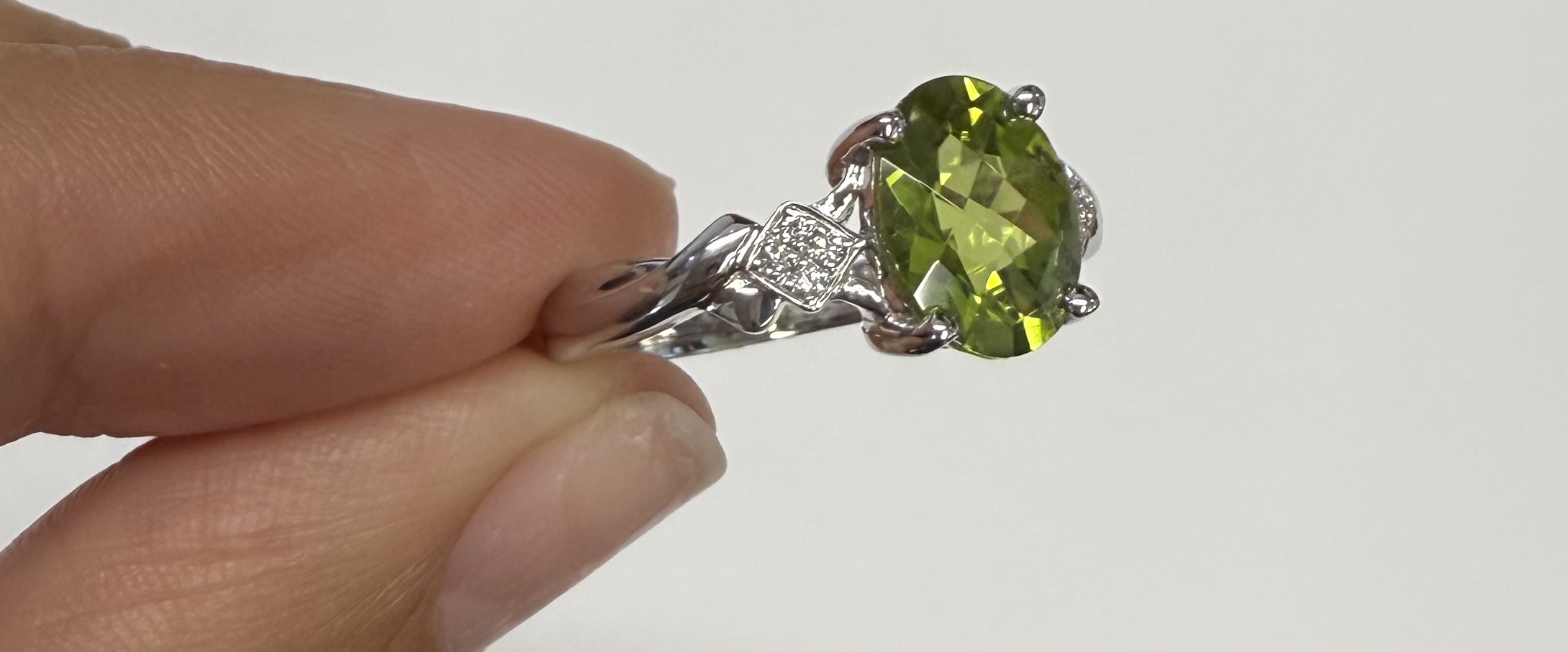 14k White Gold Genuine 2.15 Carat Peridot & .05 Cttw Diamond Ring - Image 12