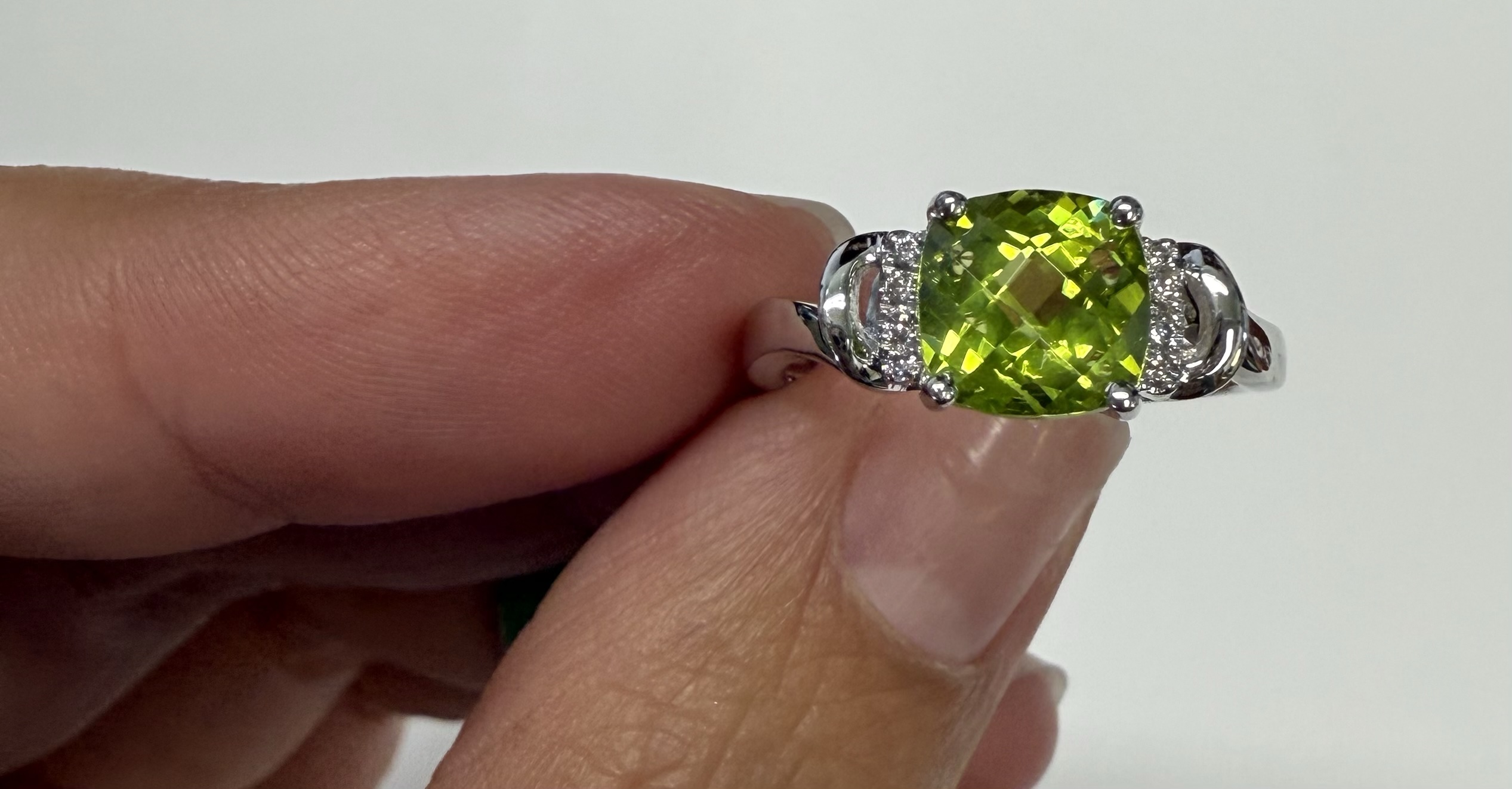 14k White Gold Genuine 1.80 Carat Peridot & Diamond Ring