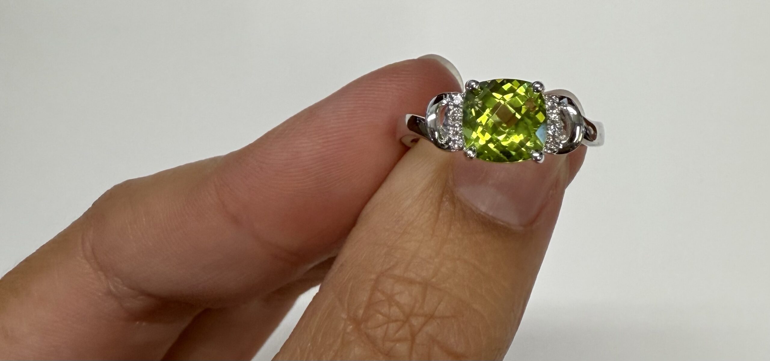 14k White Gold Genuine 1.80 Carat Peridot & Diamond Ring - Image 5