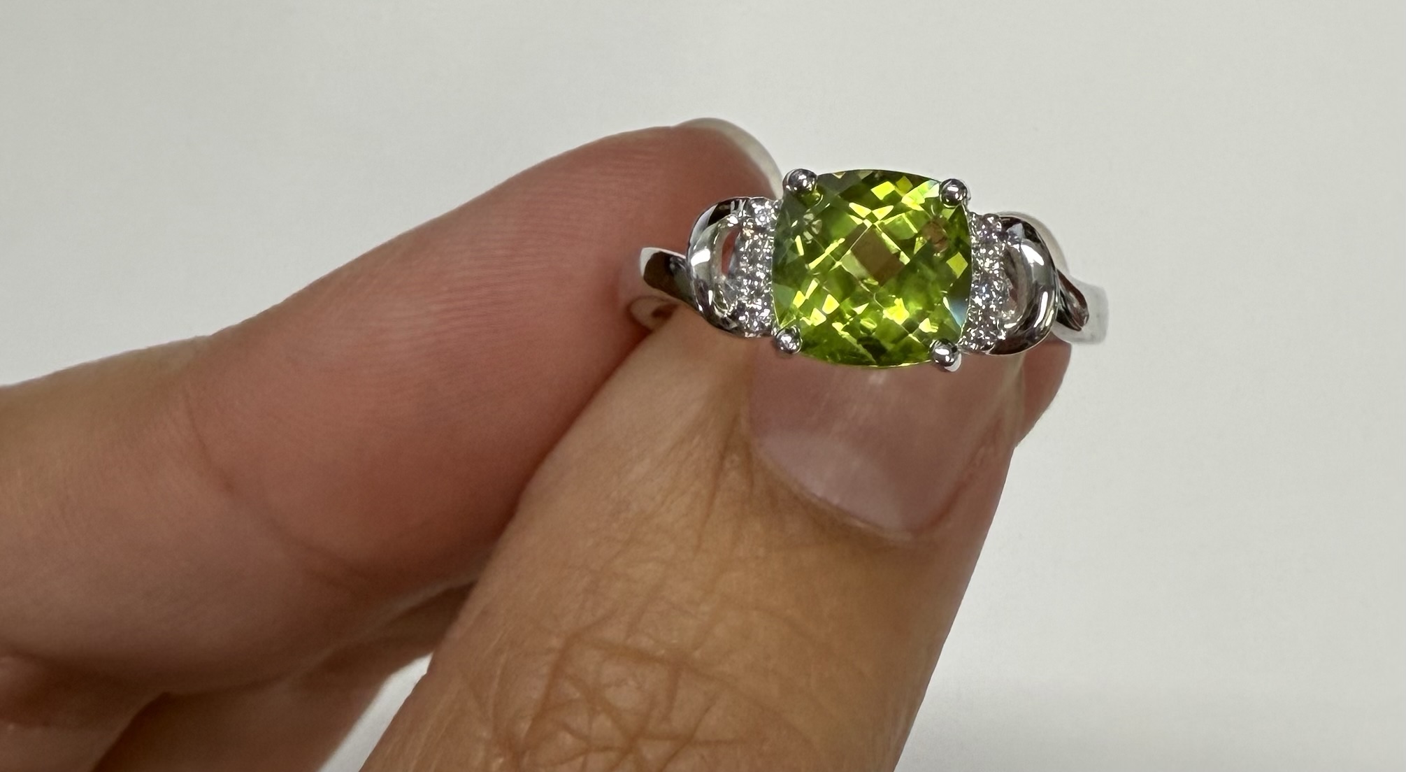 14k White Gold Genuine 1.80 Carat Peridot & Diamond Ring - Image 7
