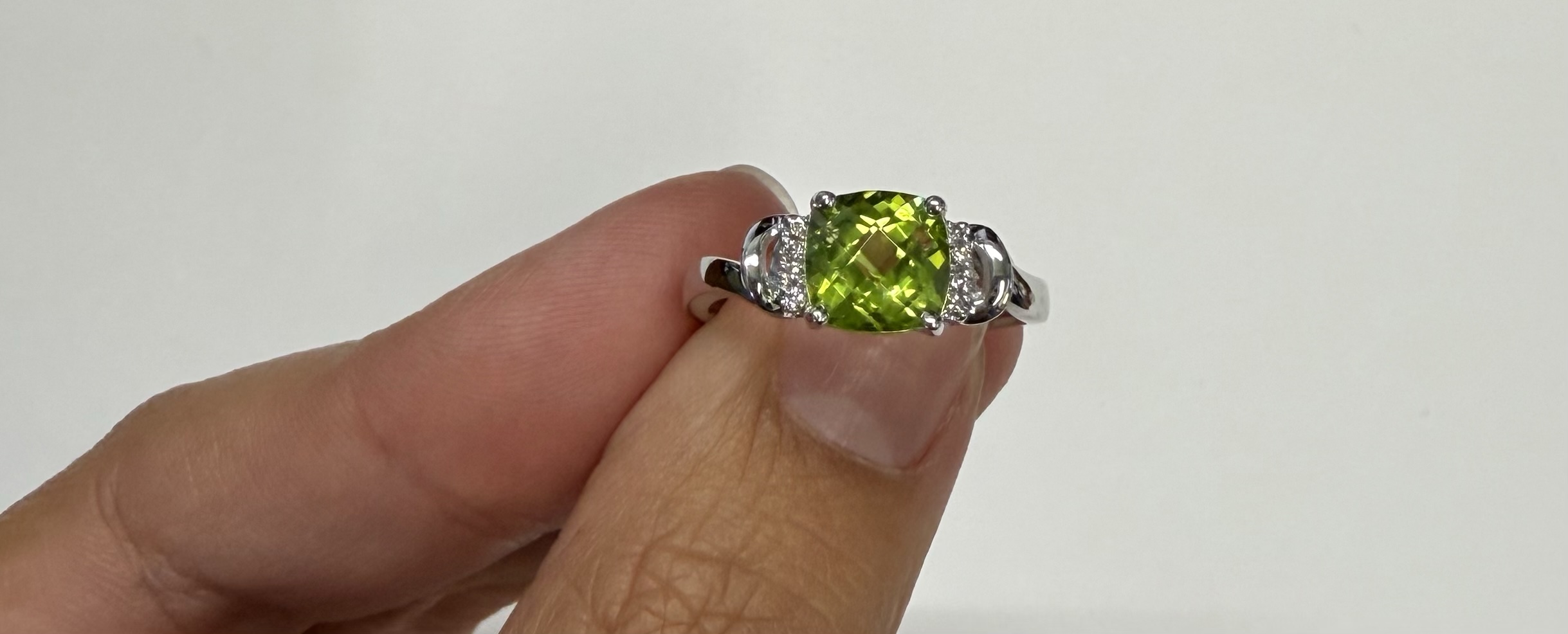 14k White Gold Genuine 1.80 Carat Peridot & Diamond Ring - Image 8