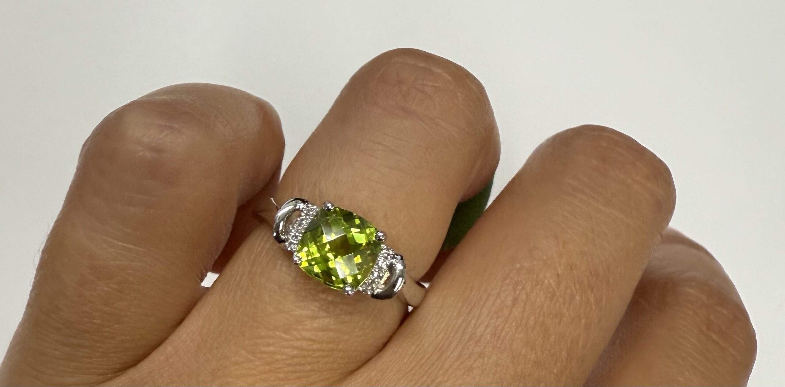 14k White Gold Genuine 1.80 Carat Peridot & Diamond Ring - Image 10