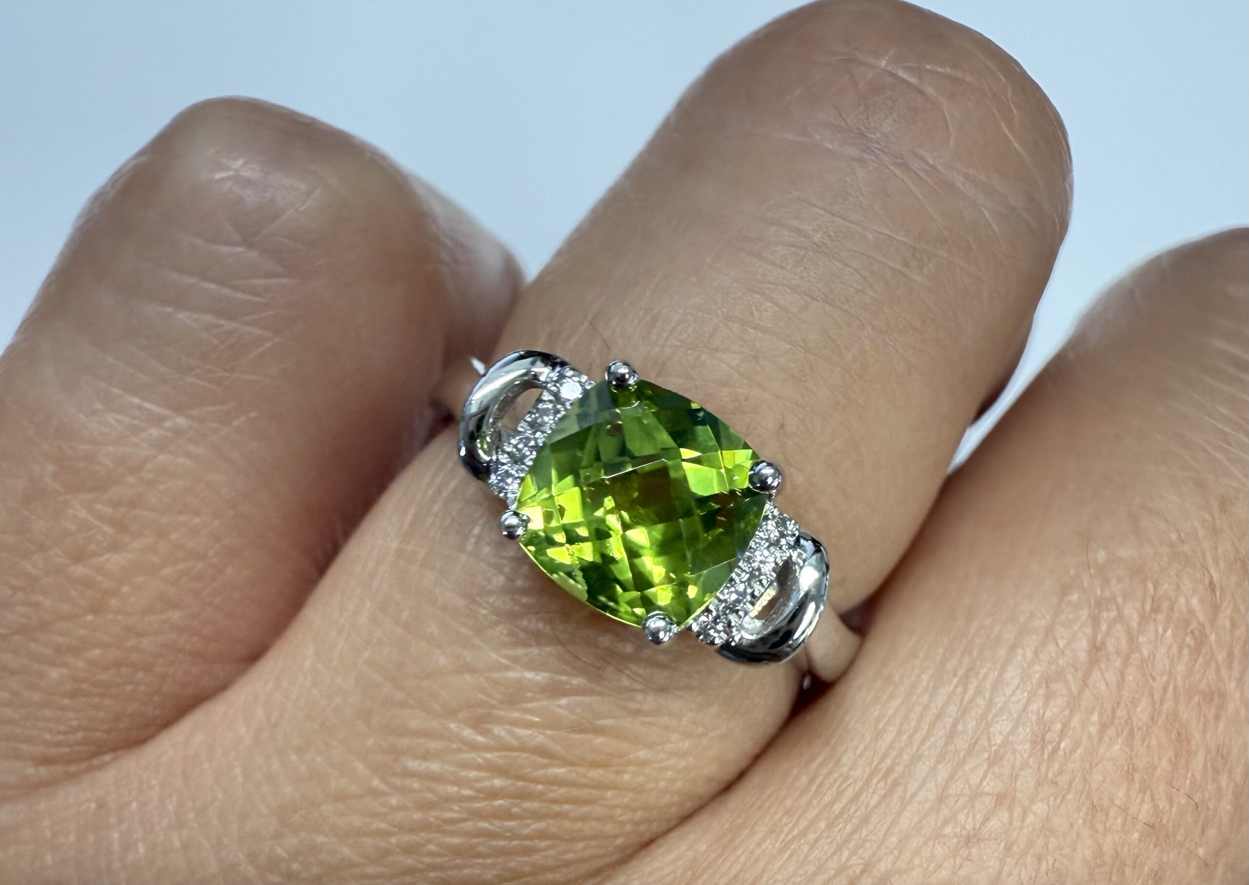 14k White Gold Genuine 1.80 Carat Peridot & Diamond Ring - Image 13