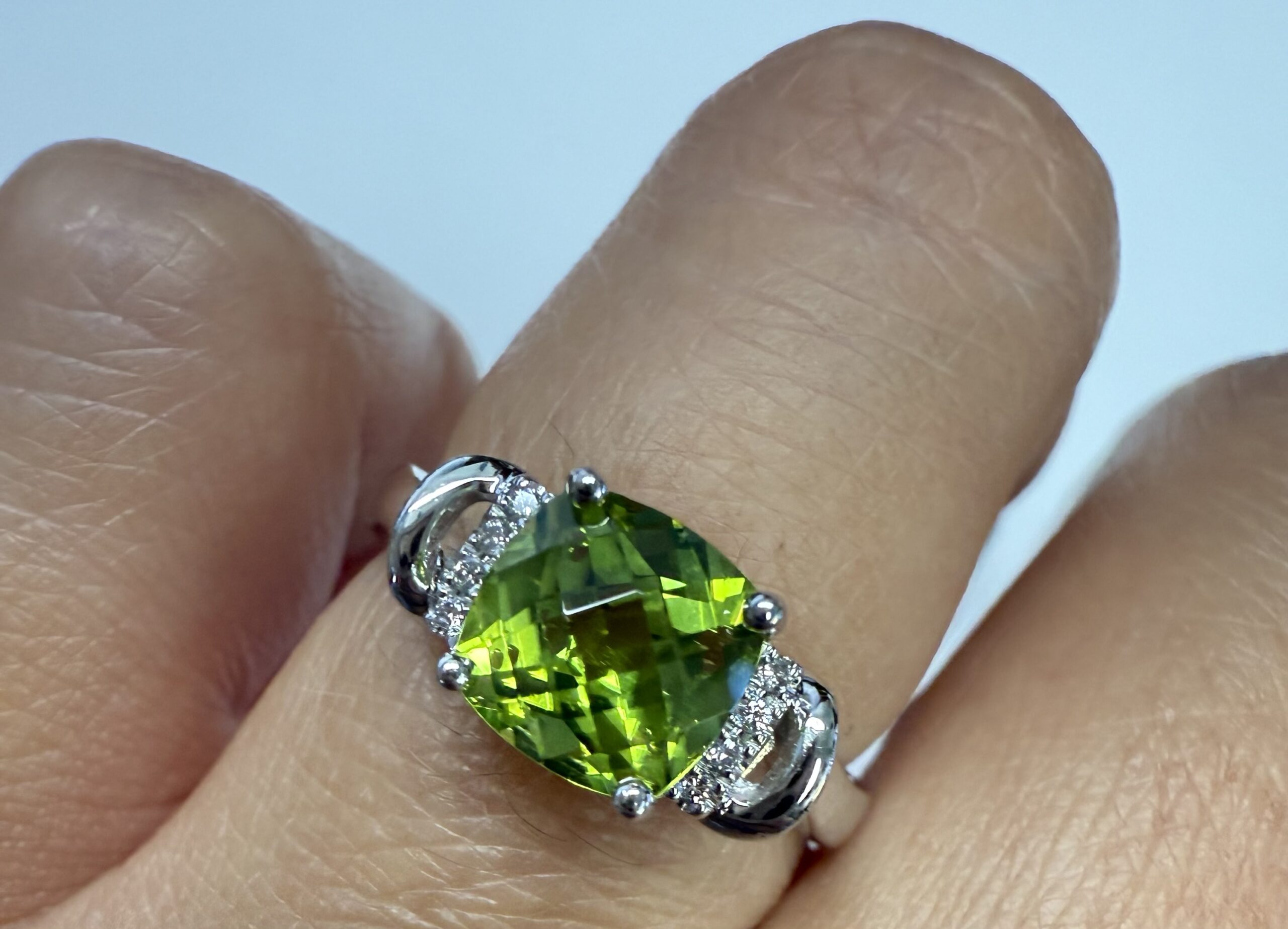14k White Gold Genuine 1.80 Carat Peridot & Diamond Ring - Image 17