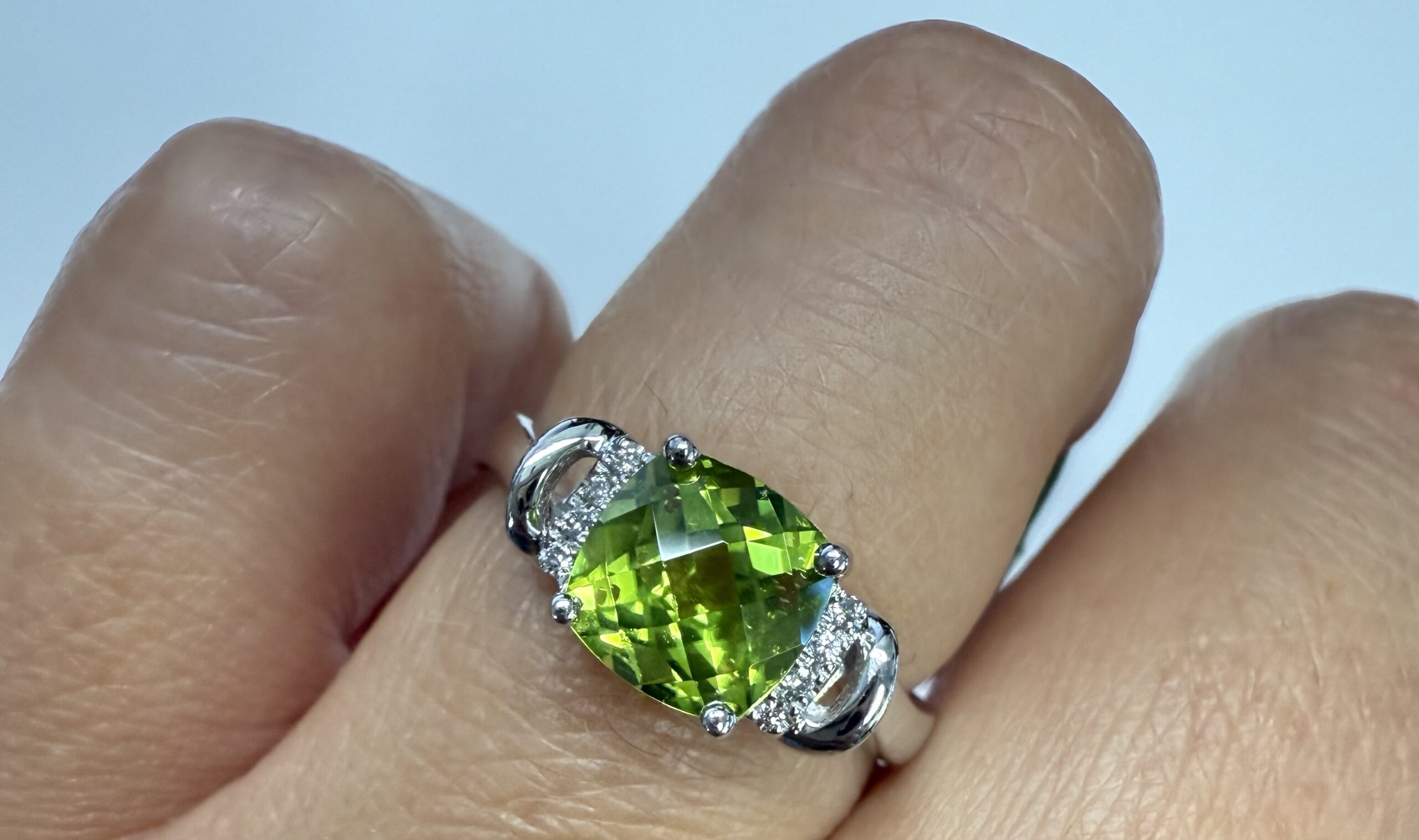14k White Gold Genuine 1.80 Carat Peridot & Diamond Ring - Image 19