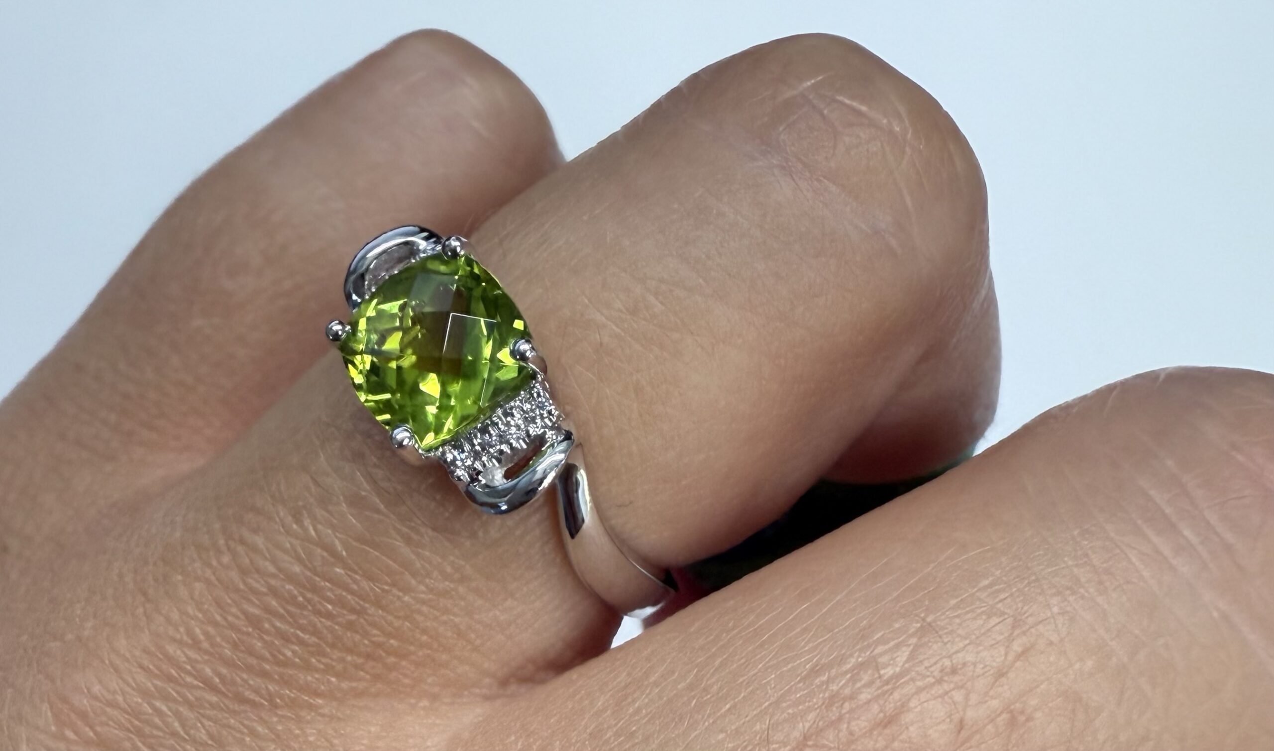 14k White Gold Genuine 1.80 Carat Peridot & Diamond Ring - Image 20