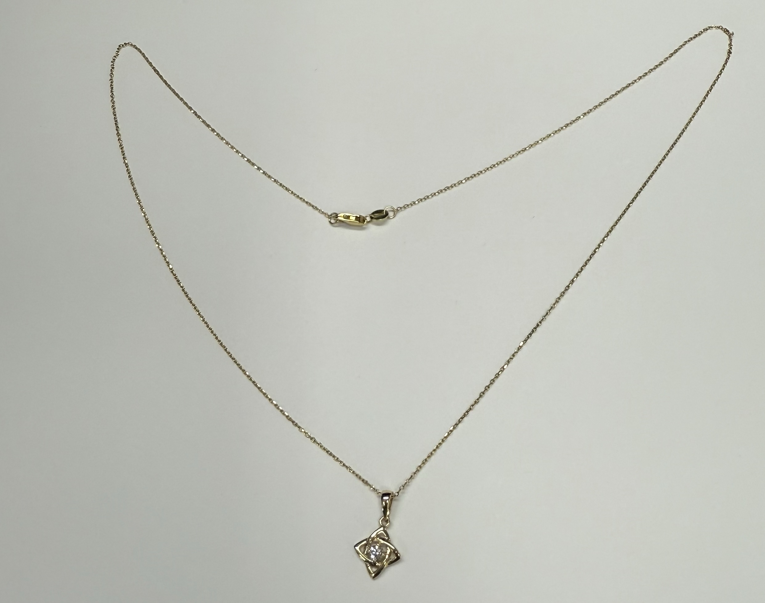 14k Yellow Gold Open Knot Motif Genuine Diamond Pendant