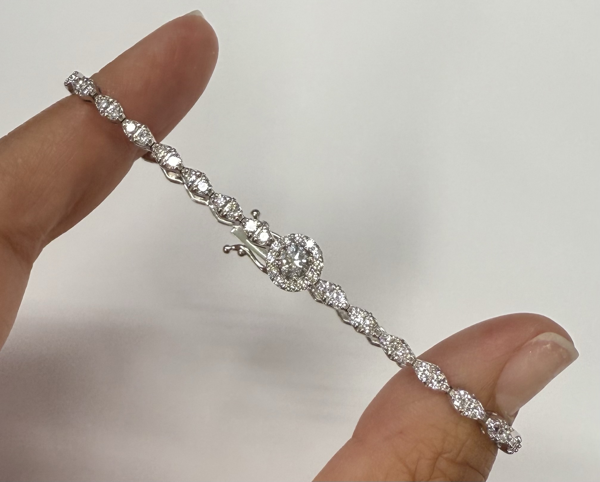 Vintage 14k White Gold Genuine 2.20 Cttw Round Brilliant Cut Diamond Bracelet - Image 44