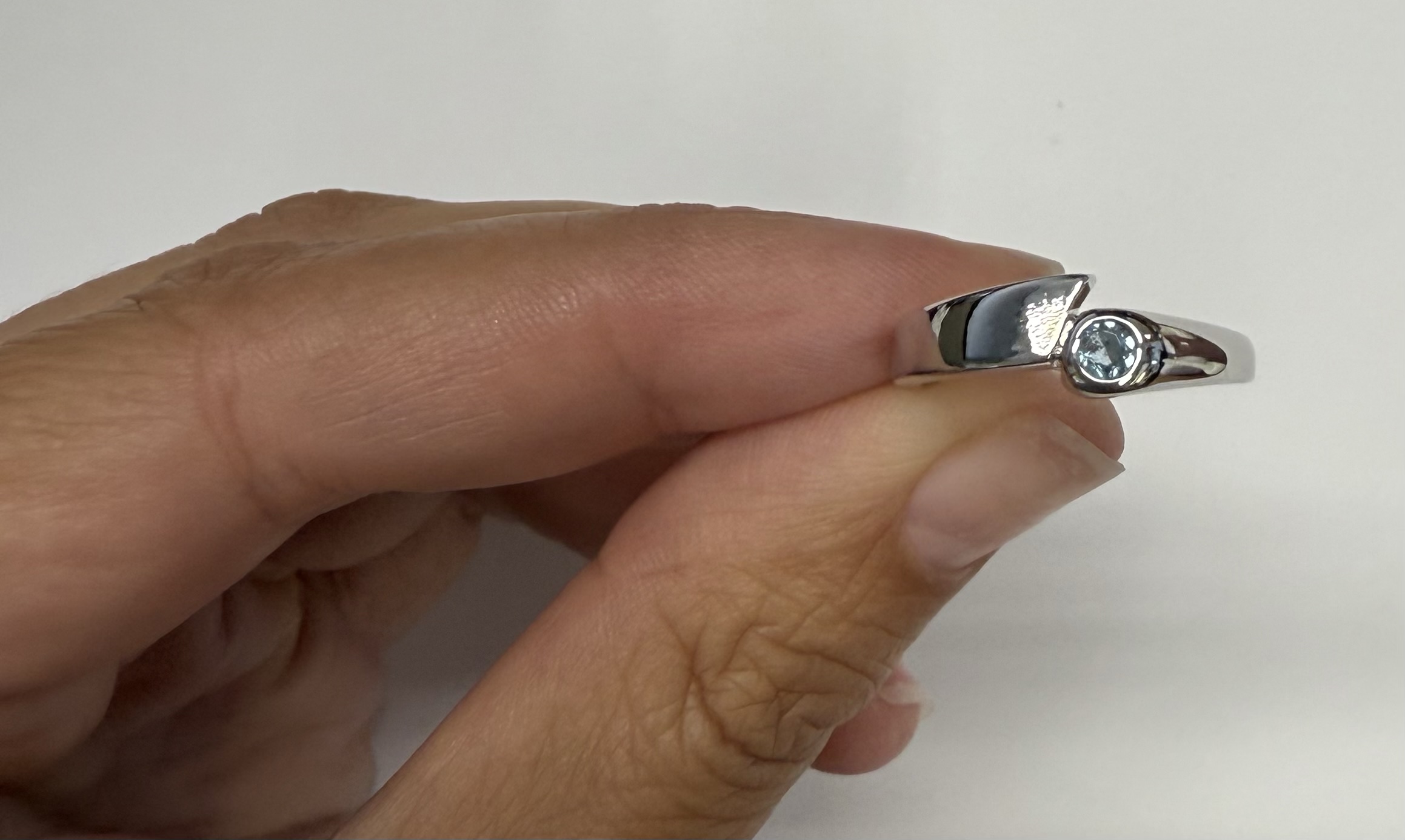 Vintage 14k White Gold Genuine 3 MM Aquamarine Bezel Ring