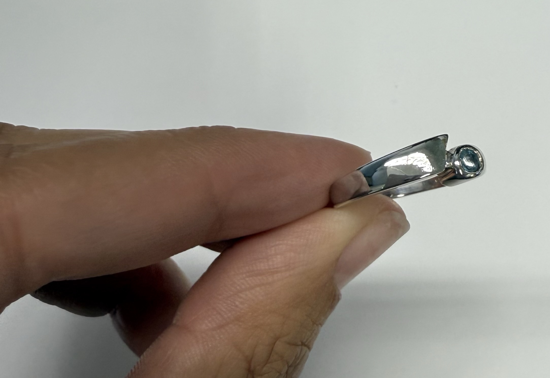 Vintage 14k White Gold Genuine 3 MM Aquamarine Bezel Ring - Image 4