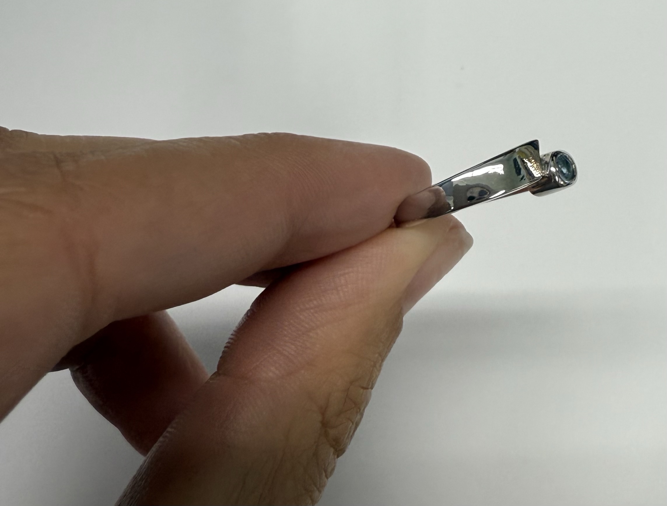 Vintage 14k White Gold Genuine 3 MM Aquamarine Bezel Ring - Image 6