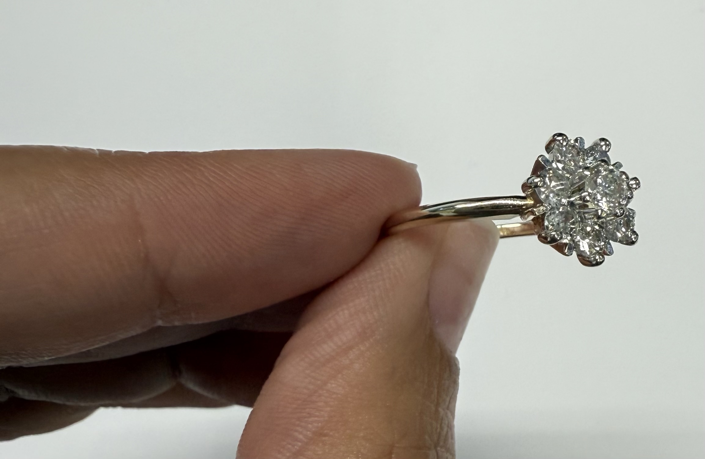 Vintage 14k 2tone Genuine .70 Cttw Round Brilliant Cut Diamond Cluster Ring - Image 3