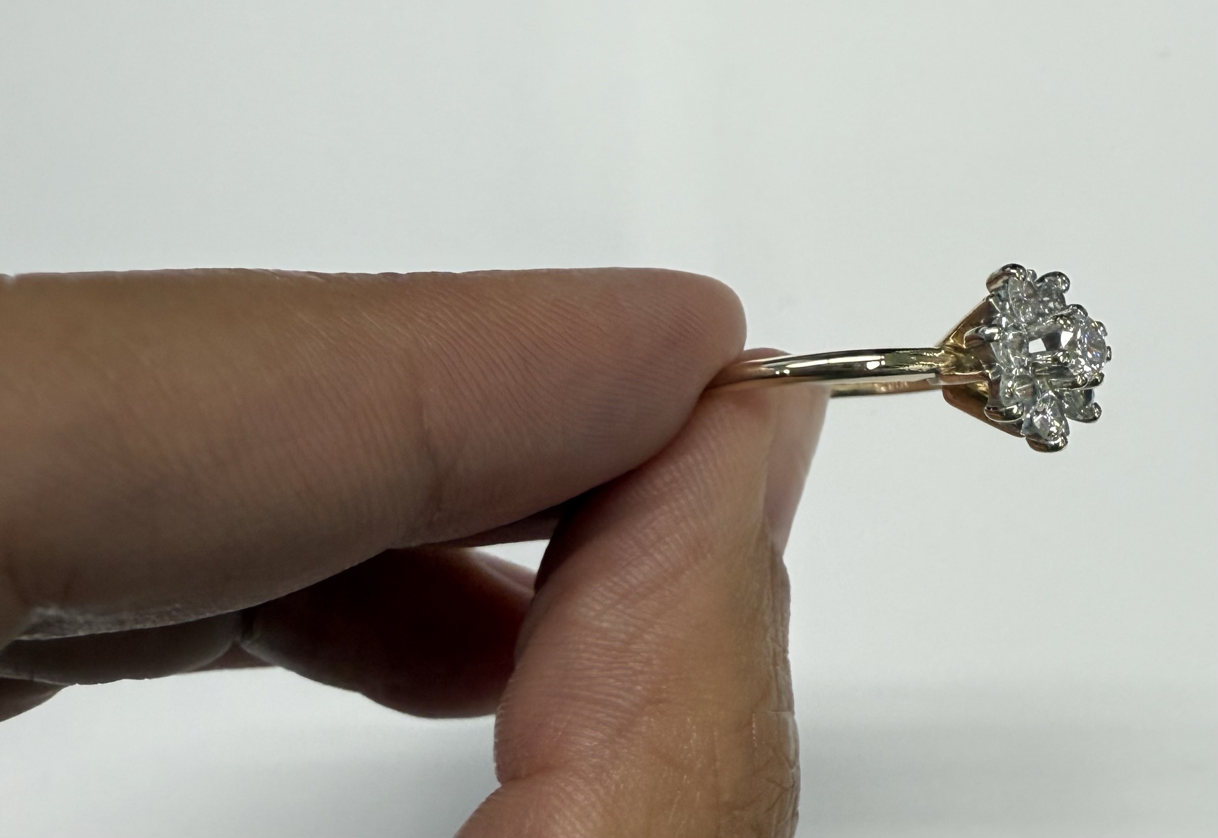 Vintage 14k 2tone Genuine .70 Cttw Round Brilliant Cut Diamond Cluster Ring - Image 4