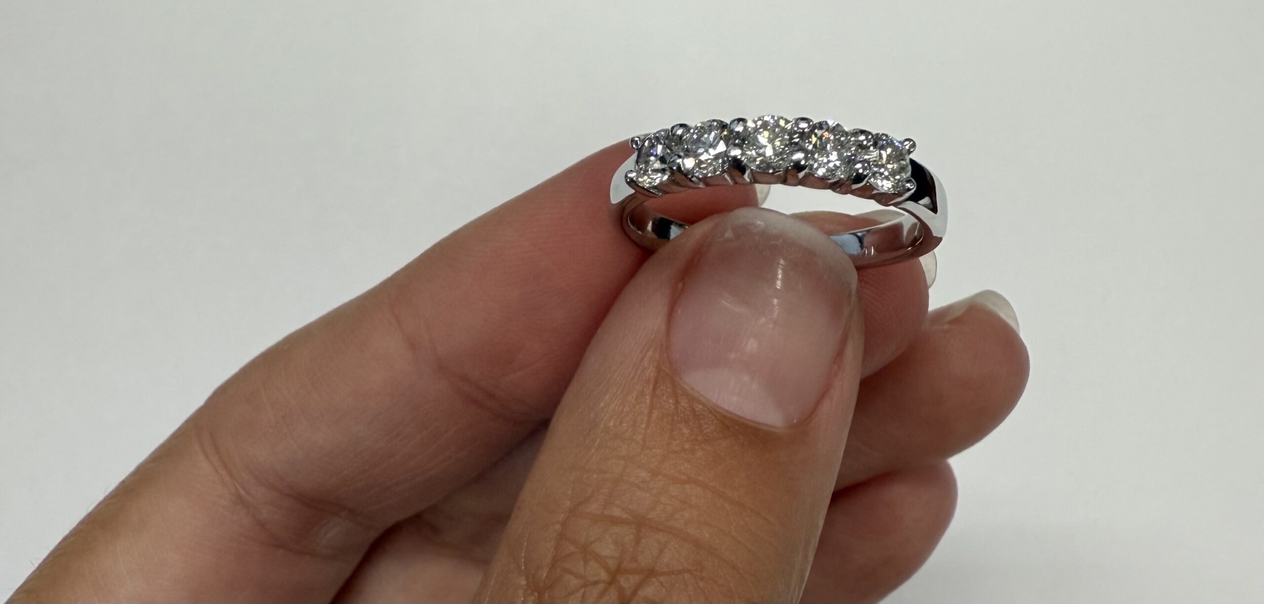 14k White Gold 5 Stone Genuine 3/4 Carat Round Brilliant Cut Diamond Band - Image 3