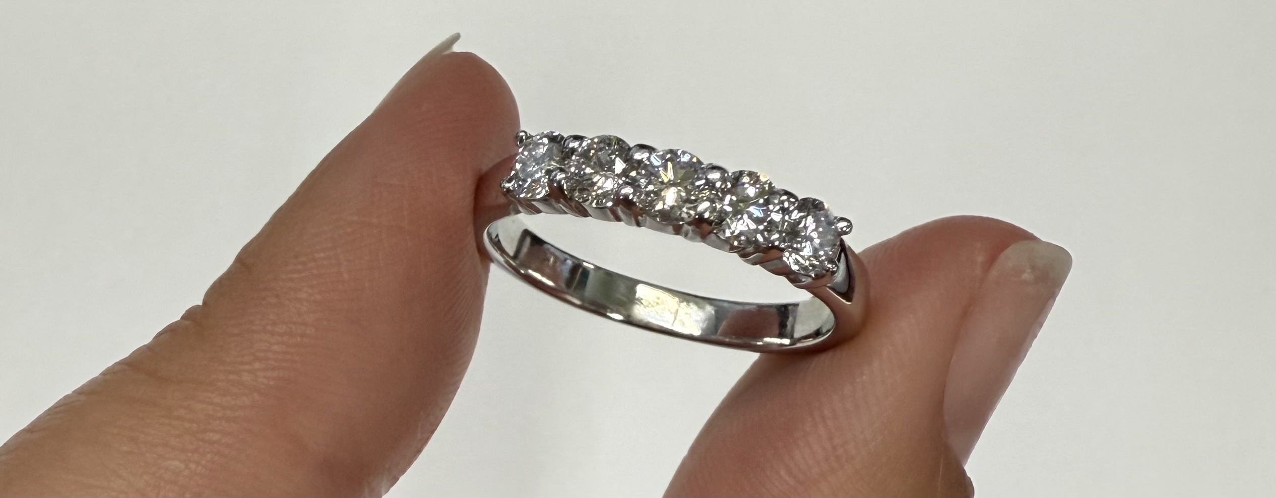 14k White Gold 5 Stone Genuine 3/4 Carat Round Brilliant Cut Diamond Band - Image 6