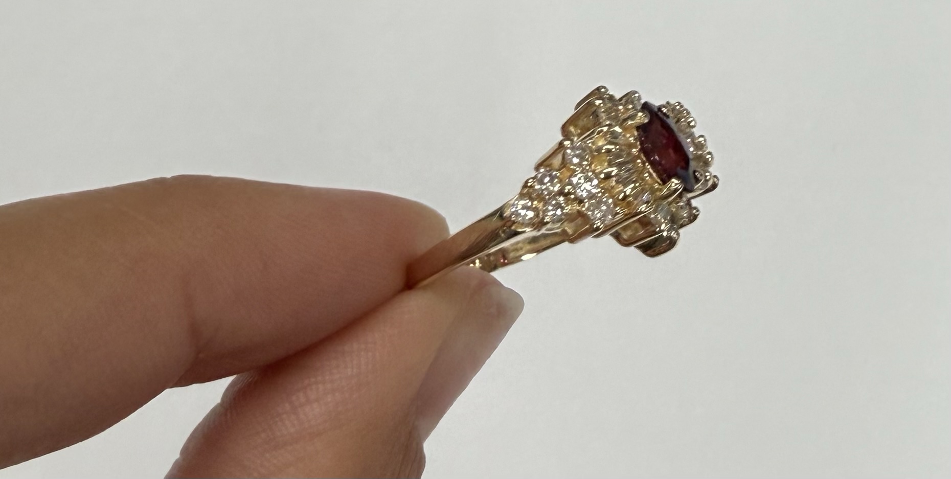 A Vintage 14k Yellow Gold Genuine 1/2 Carat Fine Ruby & Diamond Cluster Ring - Image 3