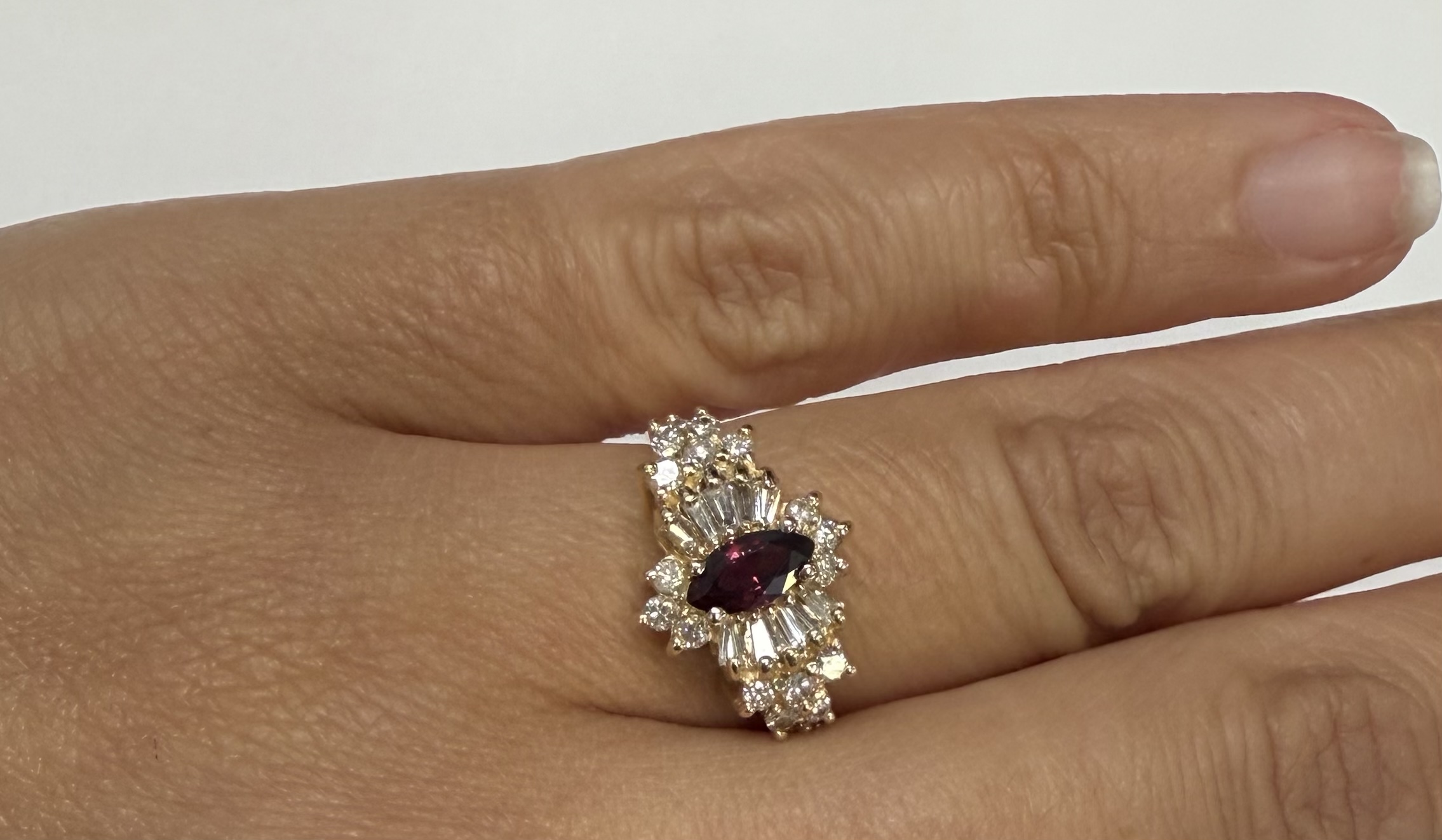 A Vintage 14k Yellow Gold Genuine 1/2 Carat Fine Ruby & Diamond Cluster Ring - Image 16