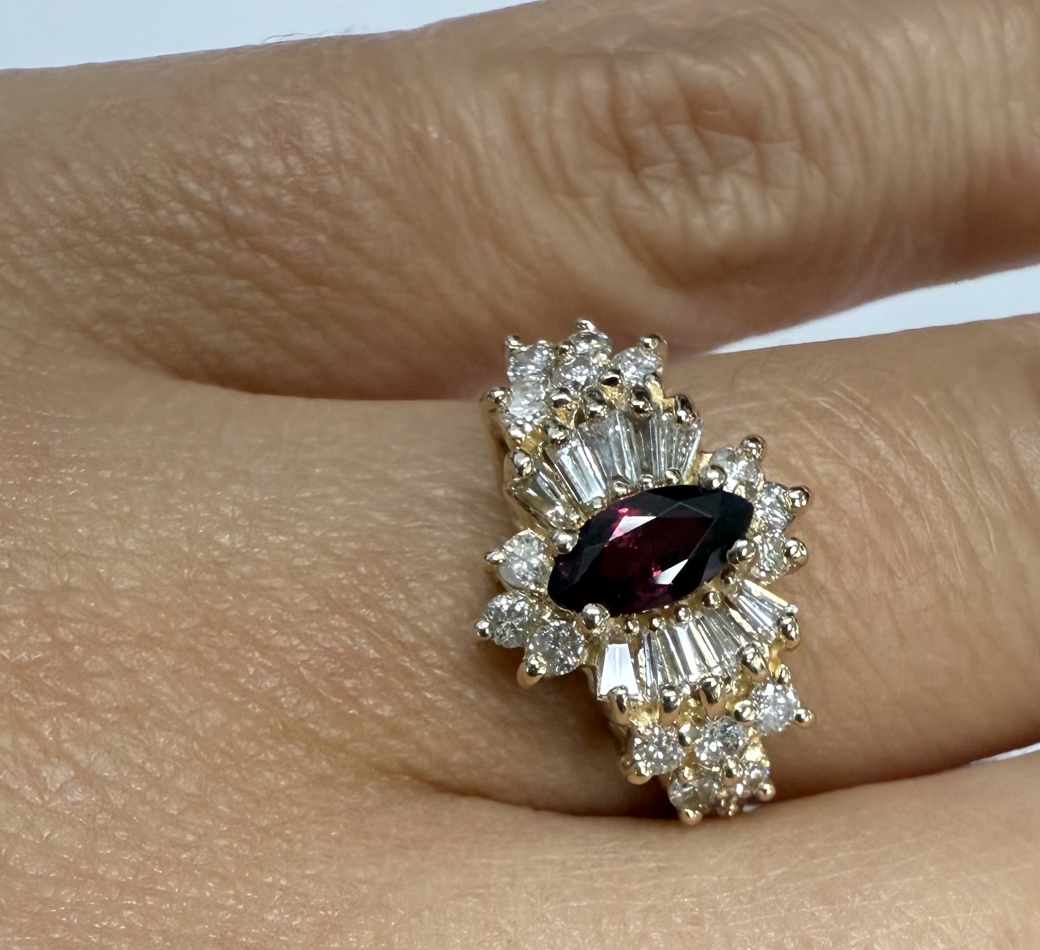 A Vintage 14k Yellow Gold Genuine 1/2 Carat Fine Ruby & Diamond Cluster Ring - Image 18