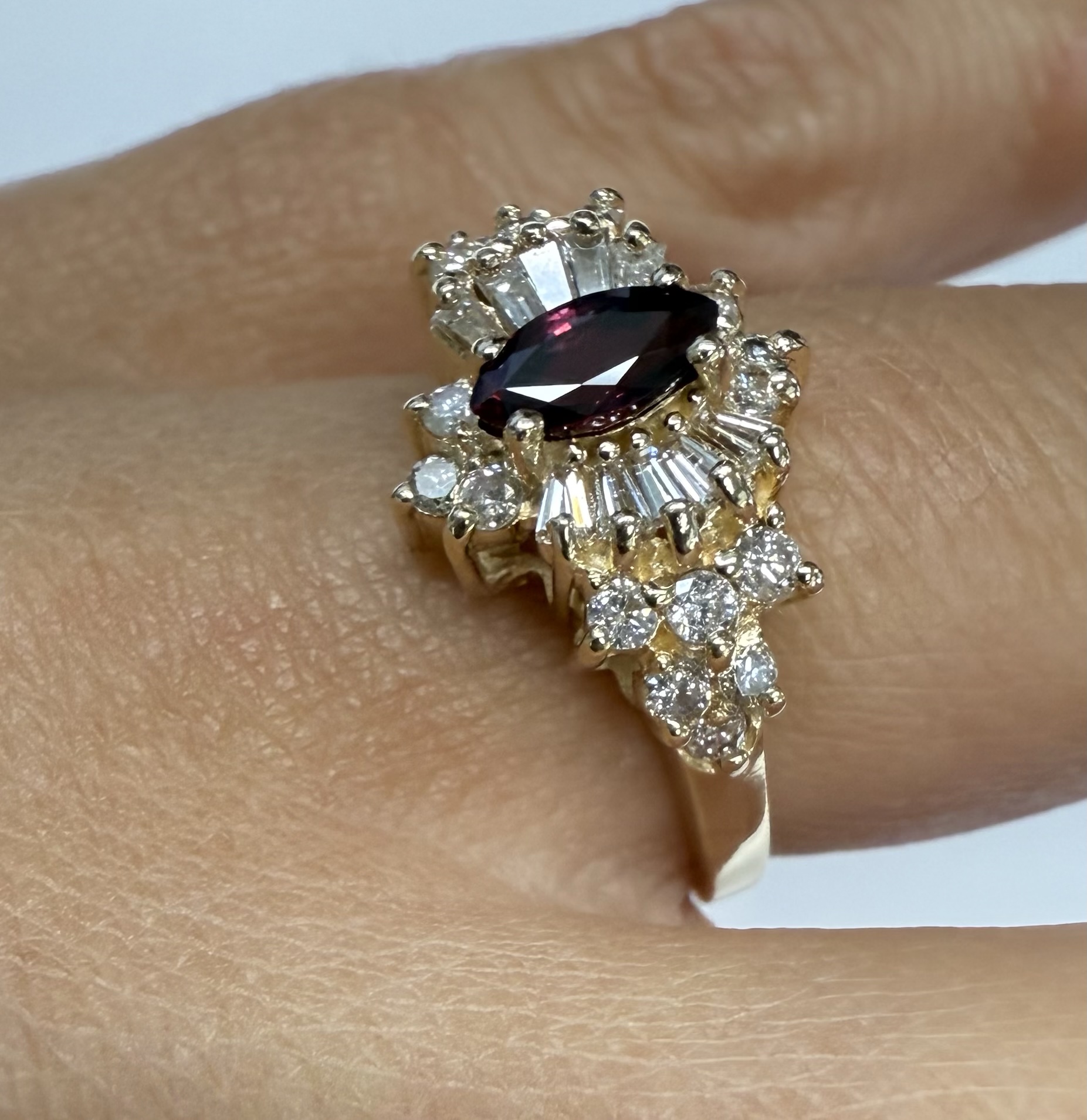 A Vintage 14k Yellow Gold Genuine 1/2 Carat Fine Ruby & Diamond Cluster Ring - Image 19