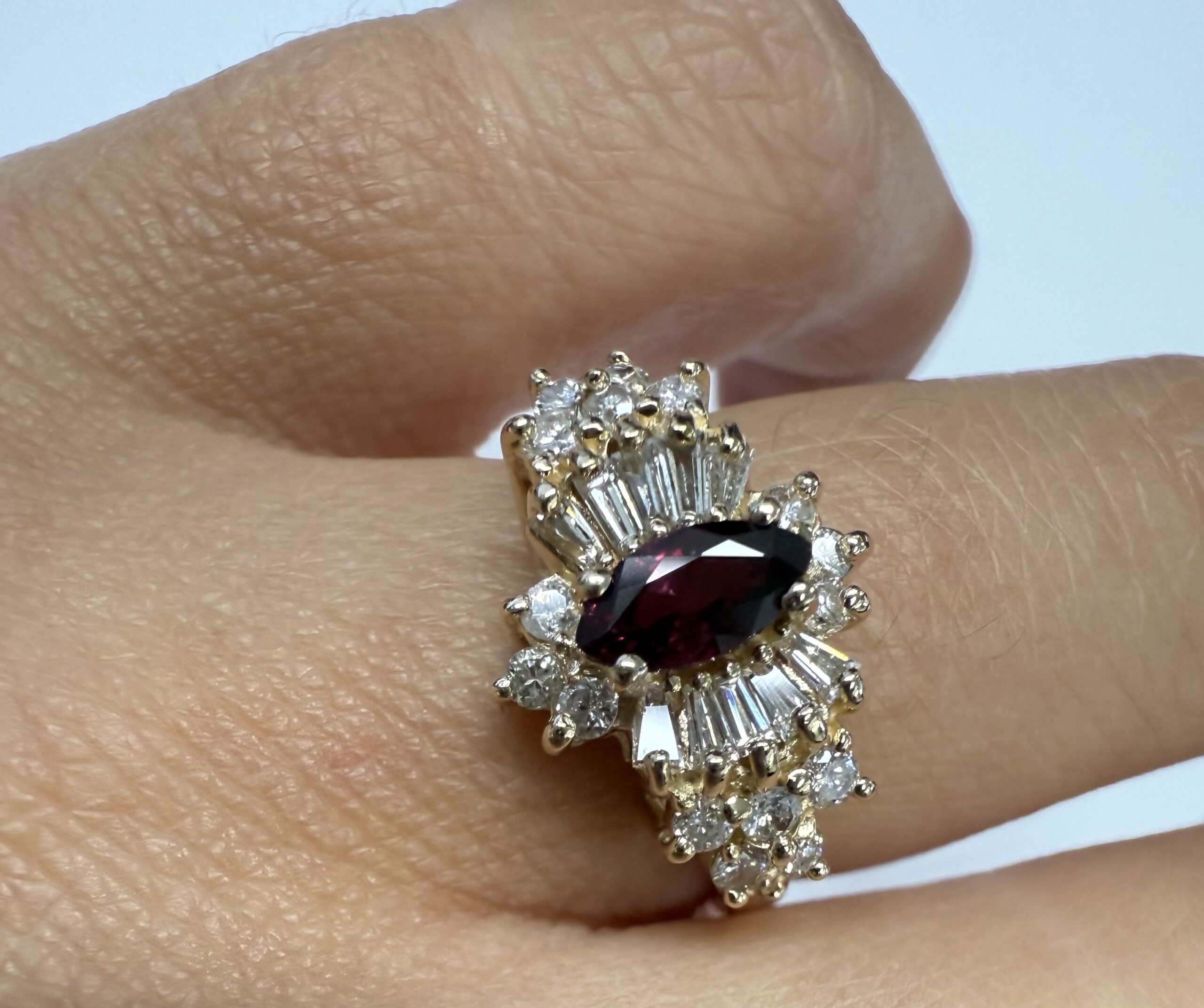 A Vintage 14k Yellow Gold Genuine 1/2 Carat Fine Ruby & Diamond Cluster Ring - Image 22