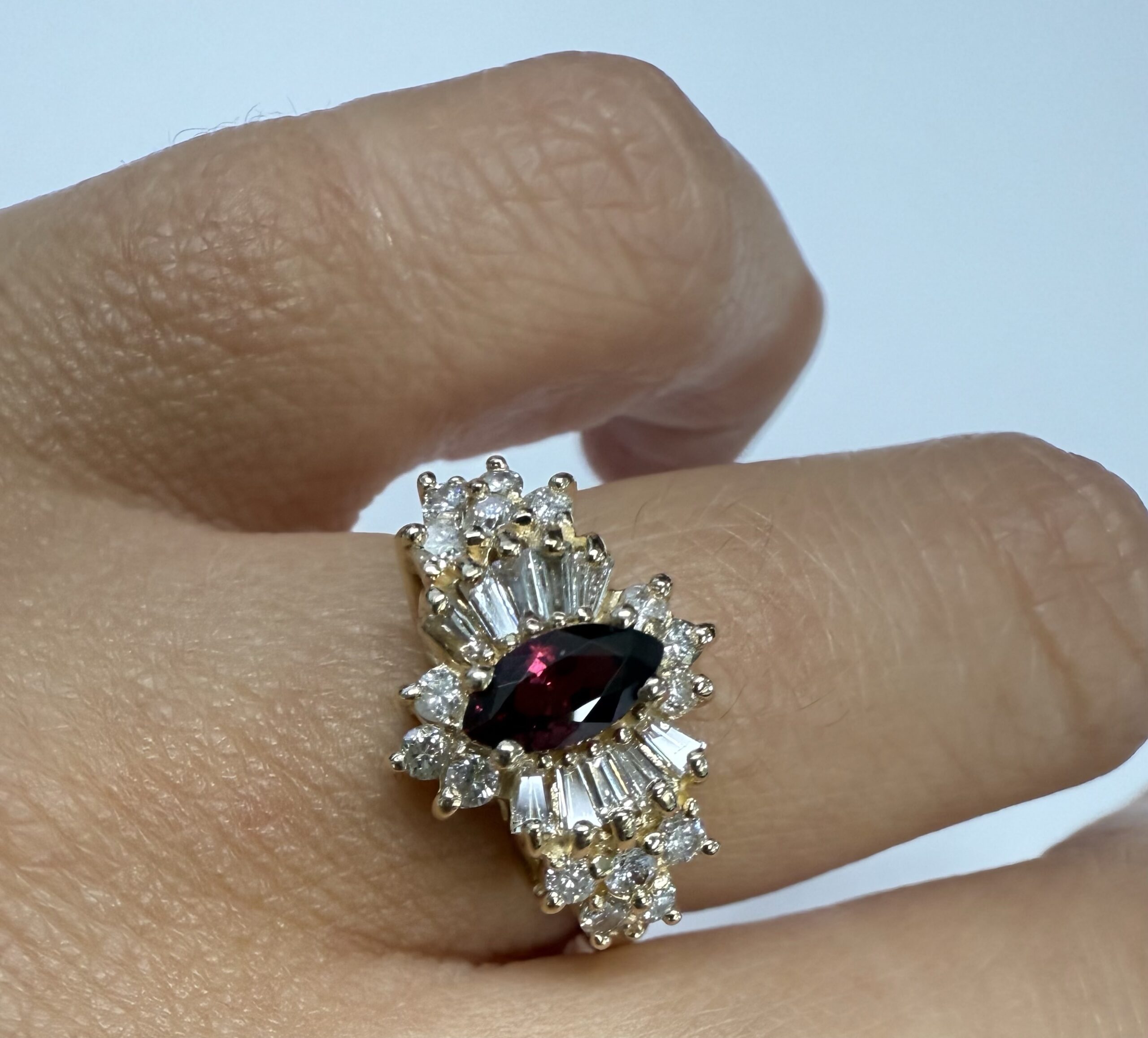 A Vintage 14k Yellow Gold Genuine 1/2 Carat Fine Ruby & Diamond Cluster Ring - Image 23