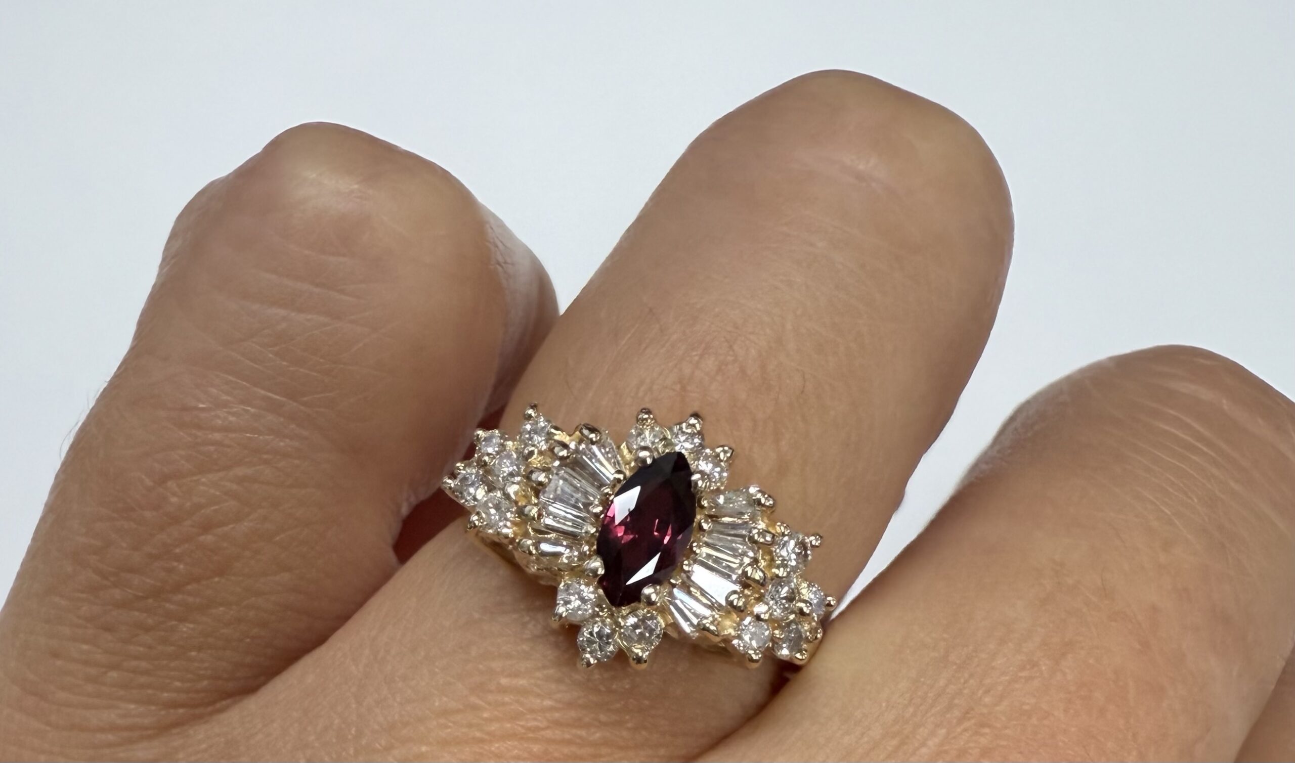 A Vintage 14k Yellow Gold Genuine 1/2 Carat Fine Ruby & Diamond Cluster Ring - Image 29