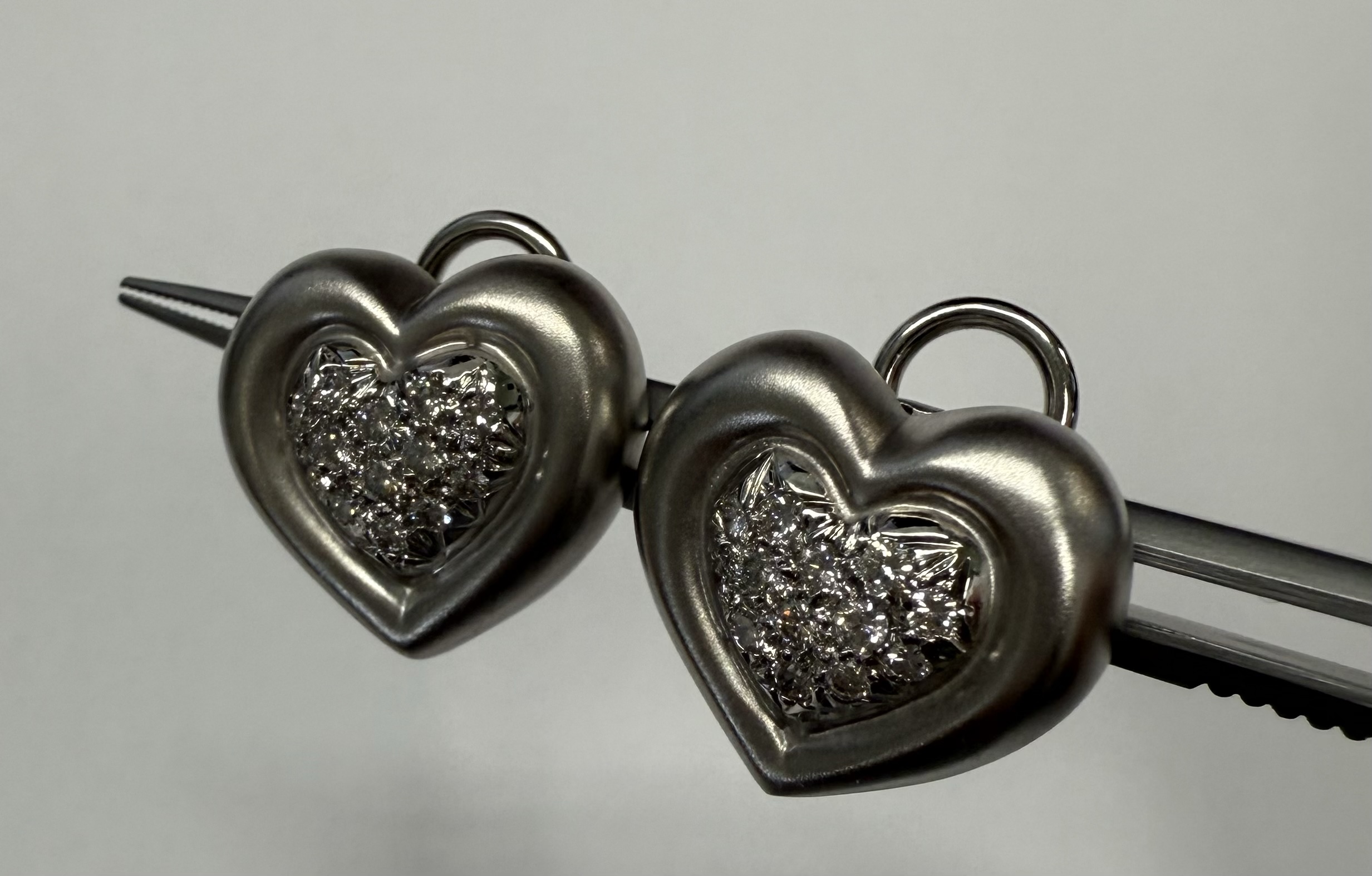 14k White Gold Genuine 3/4 Carat Heart Post & Clip Earrings - Image 9