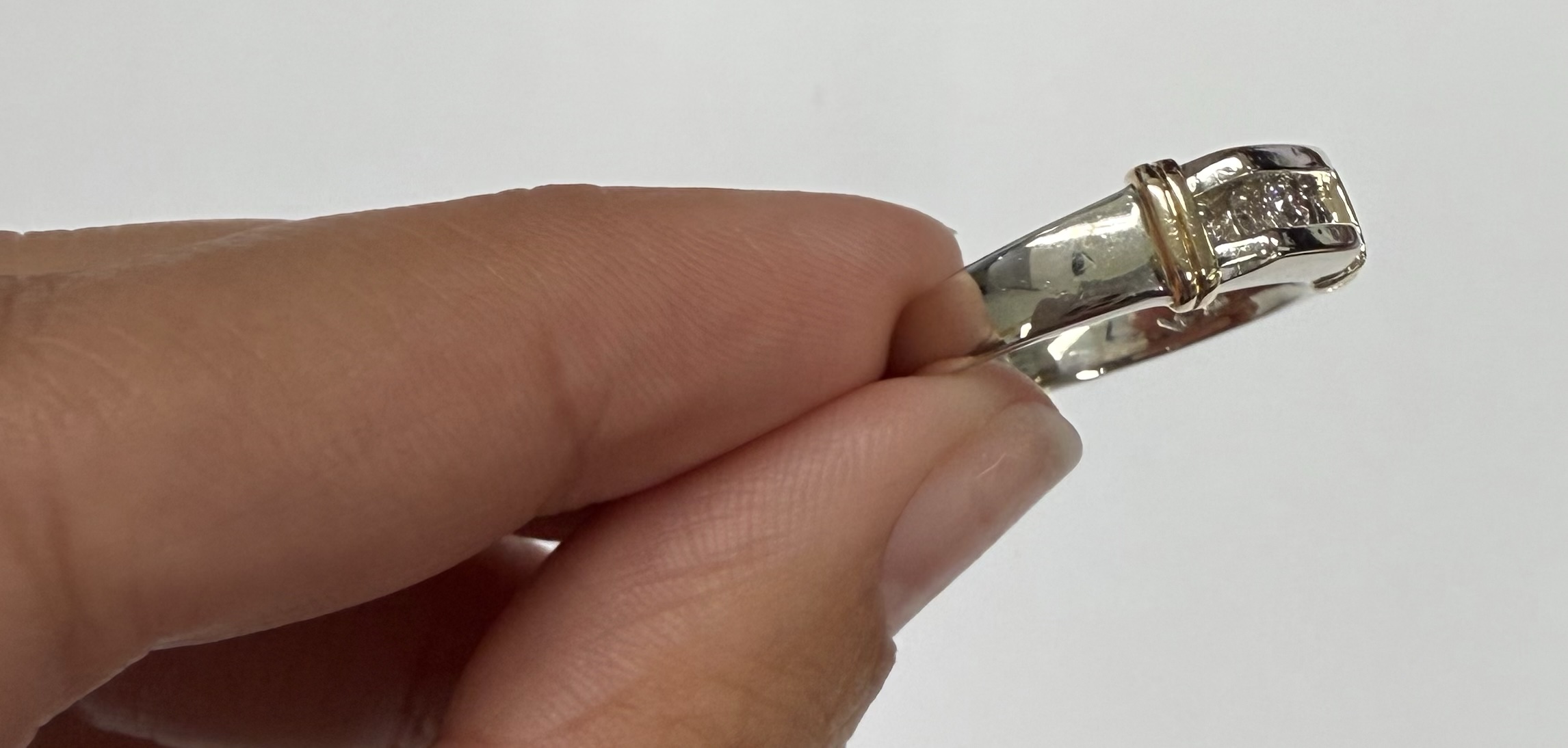 Vintage Gent's 14k White Gold Genuine 1/4 Cttw Round Brilliant Cut Diamond Channel Set Band - Image 5