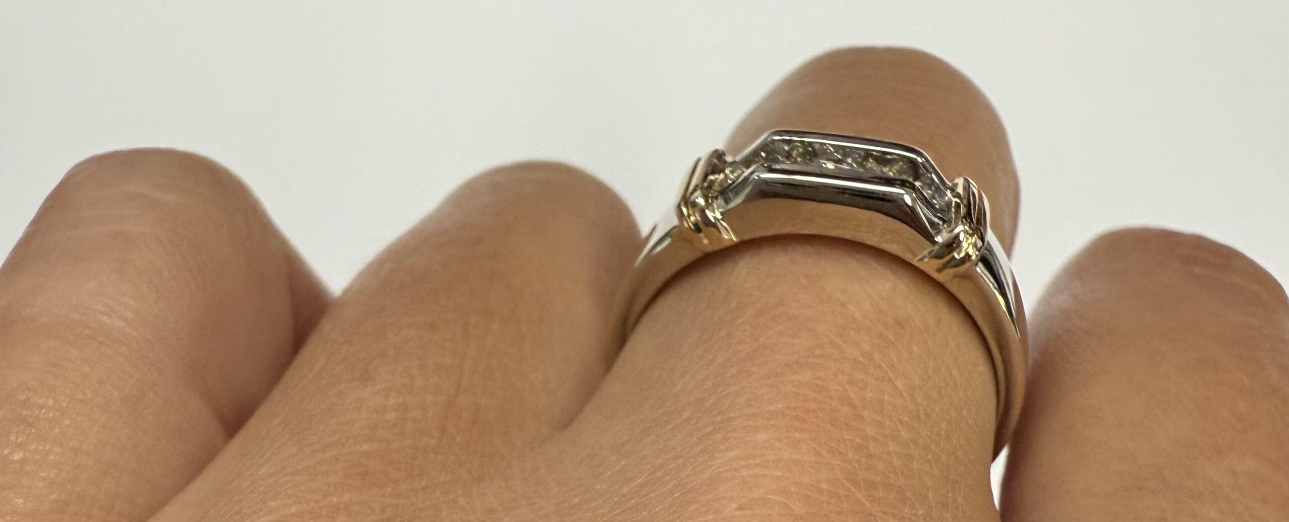 Vintage Gent's 14k White Gold Genuine 1/4 Cttw Round Brilliant Cut Diamond Channel Set Band - Image 26