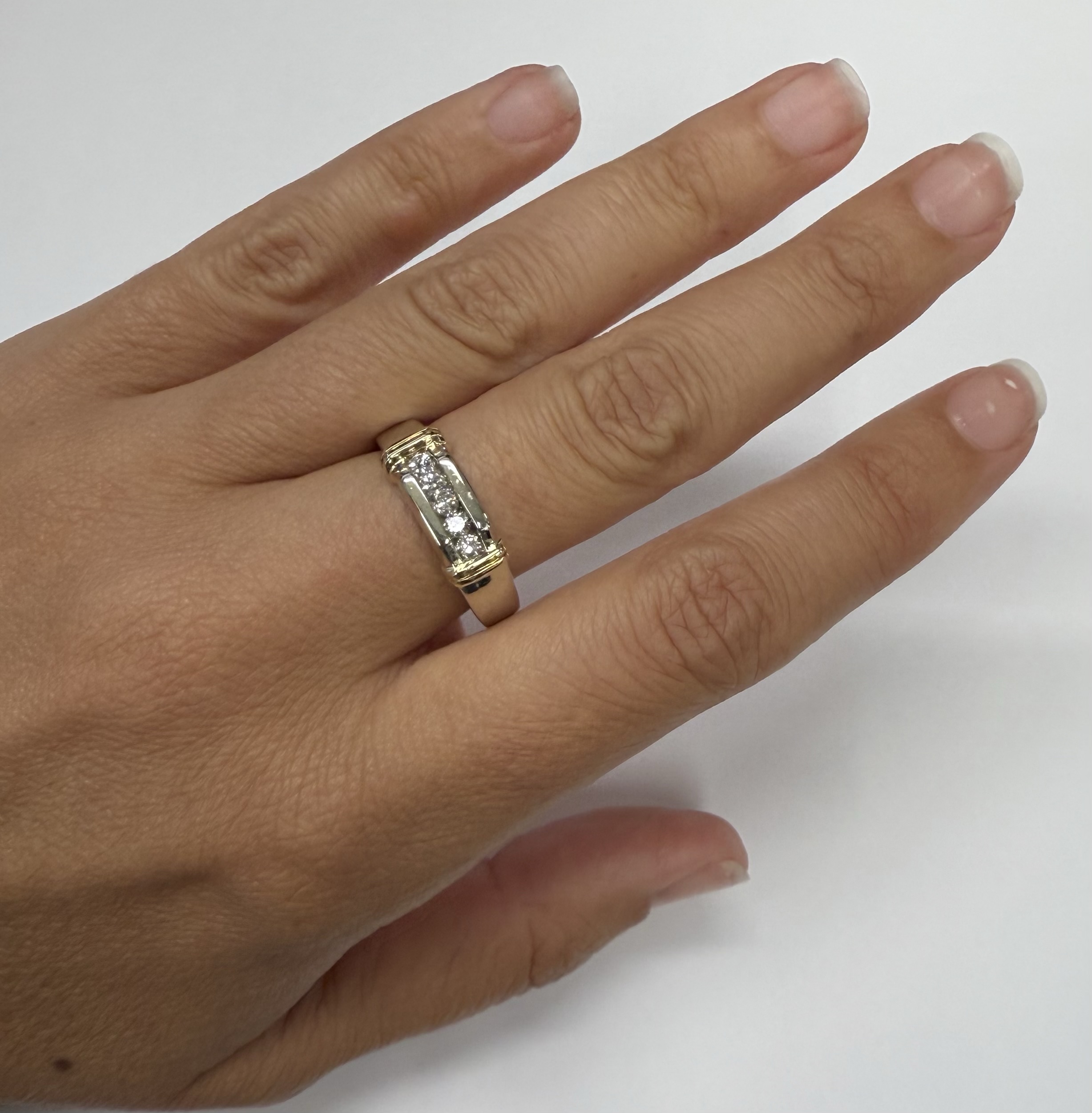 Vintage Gent's 14k White Gold Genuine 1/4 Cttw Round Brilliant Cut Diamond Channel Set Band - Image 28