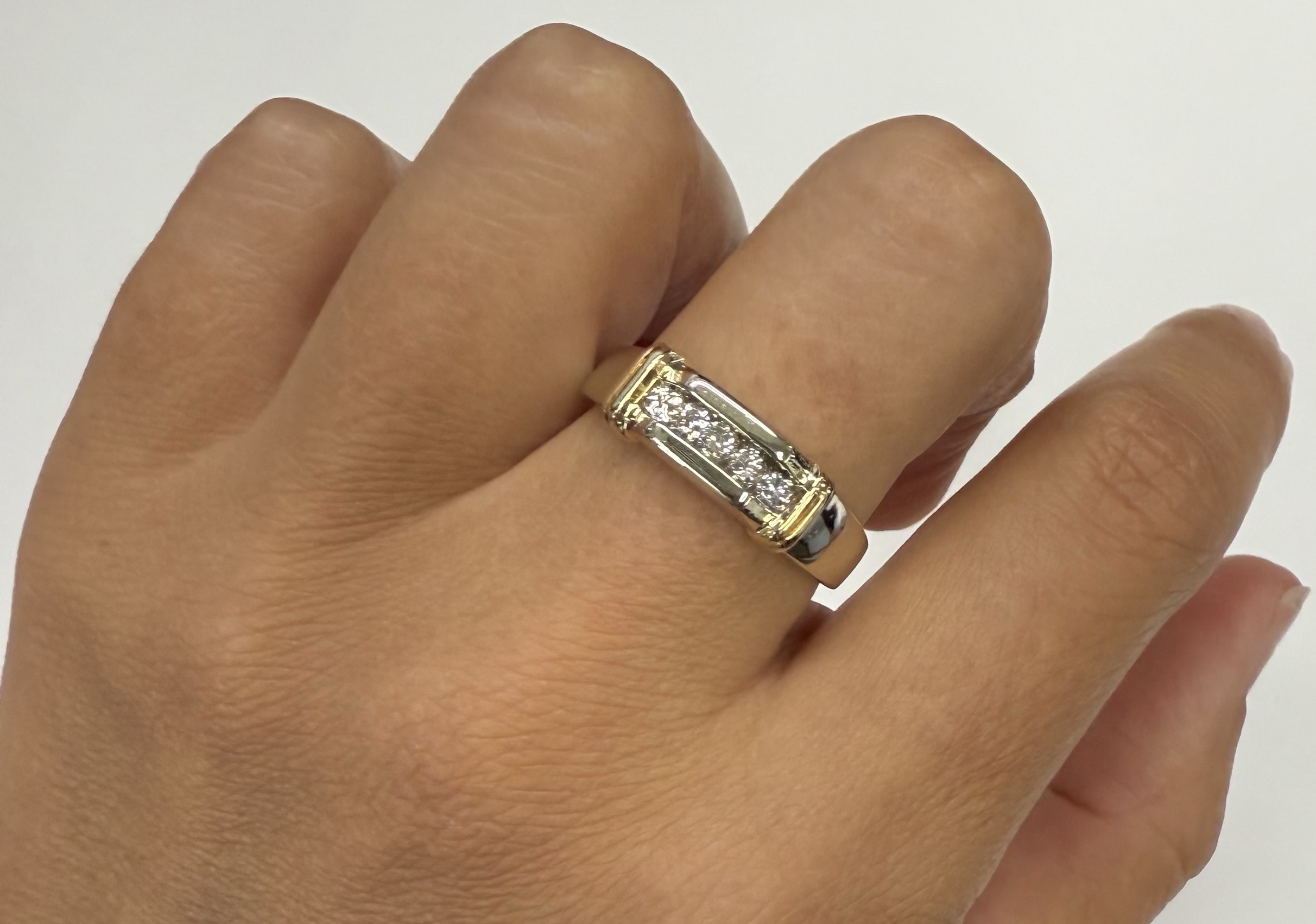 Vintage Gent's 14k White Gold Genuine 1/4 Cttw Round Brilliant Cut Diamond Channel Set Band - Image 30