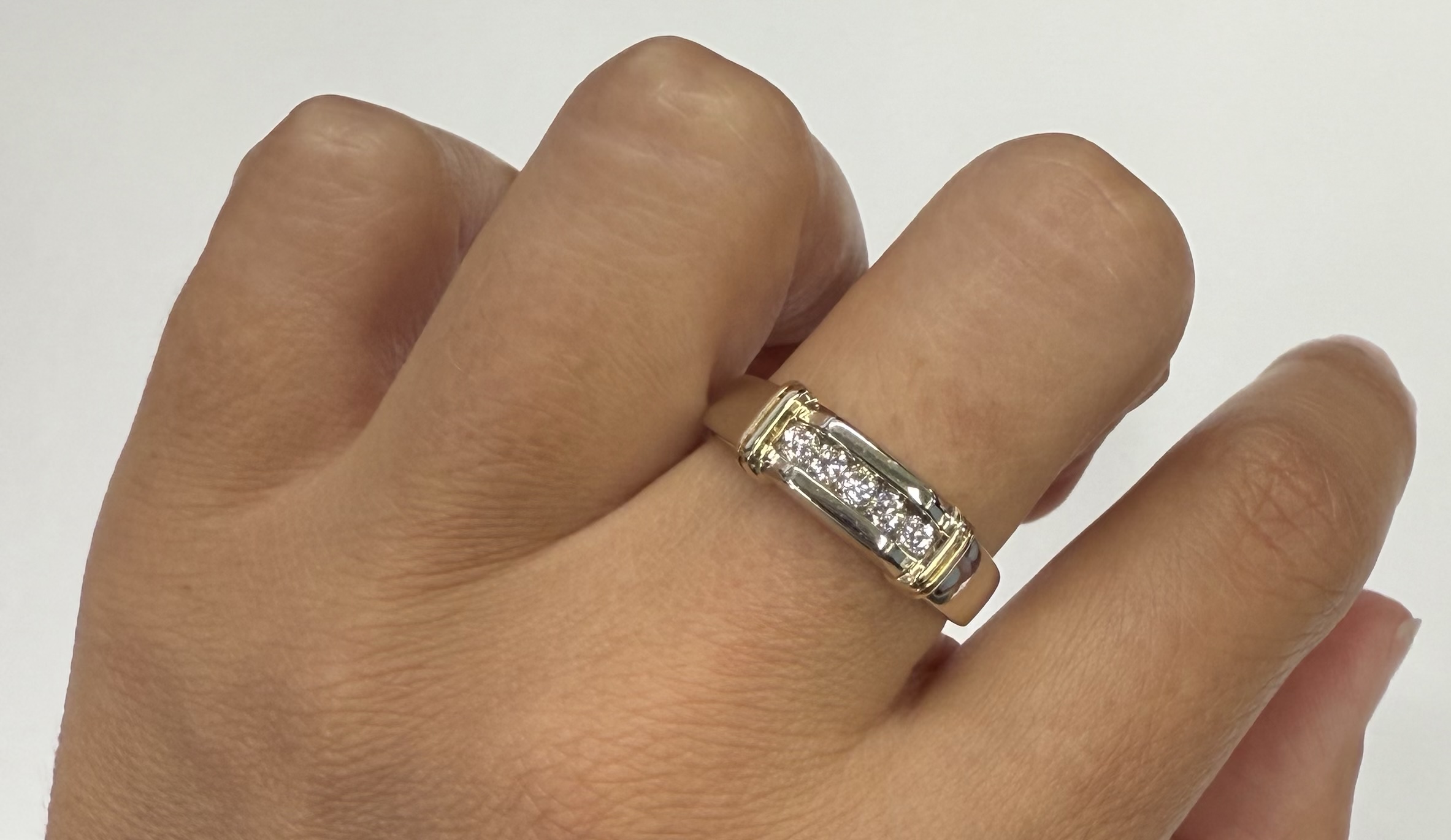 Vintage Gent's 14k White Gold Genuine 1/4 Cttw Round Brilliant Cut Diamond Channel Set Band - Image 31