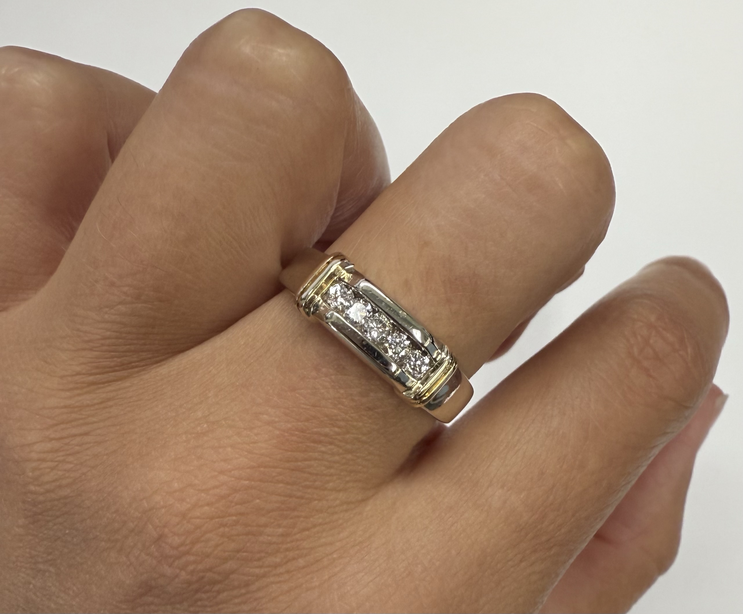 Vintage Gent's 14k White Gold Genuine 1/4 Cttw Round Brilliant Cut Diamond Channel Set Band - Image 33