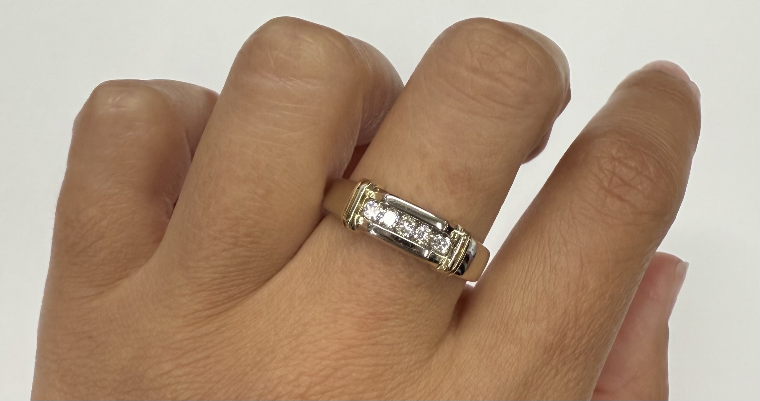 Vintage Gent's 14k White Gold Genuine 1/4 Cttw Round Brilliant Cut Diamond Channel Set Band - Image 34