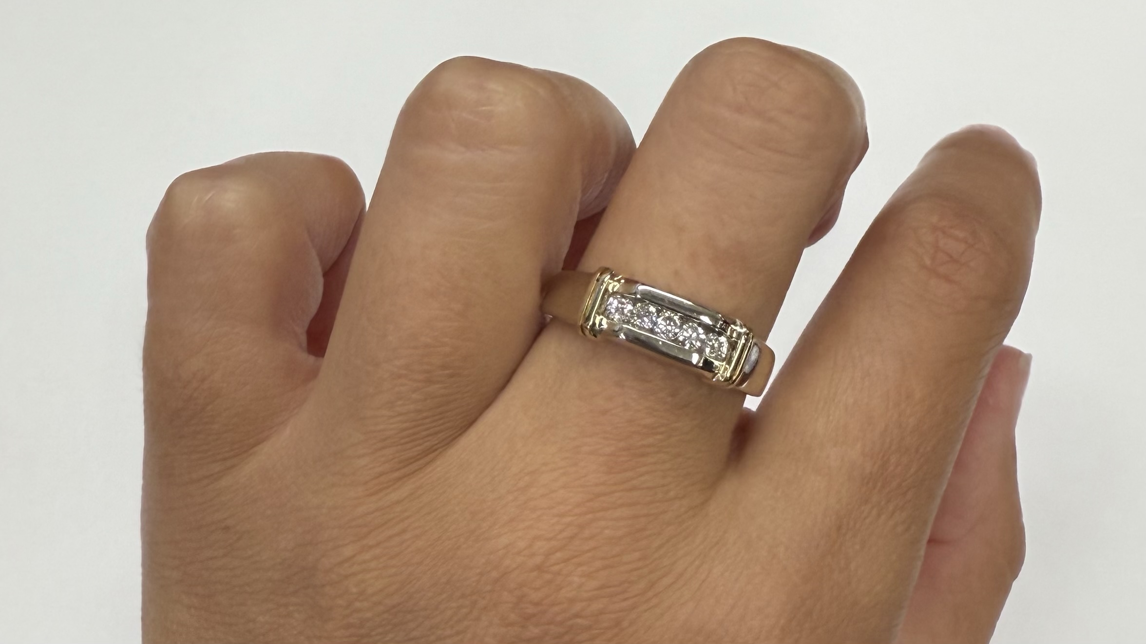 Vintage Gent's 14k White Gold Genuine 1/4 Cttw Round Brilliant Cut Diamond Channel Set Band - Image 36