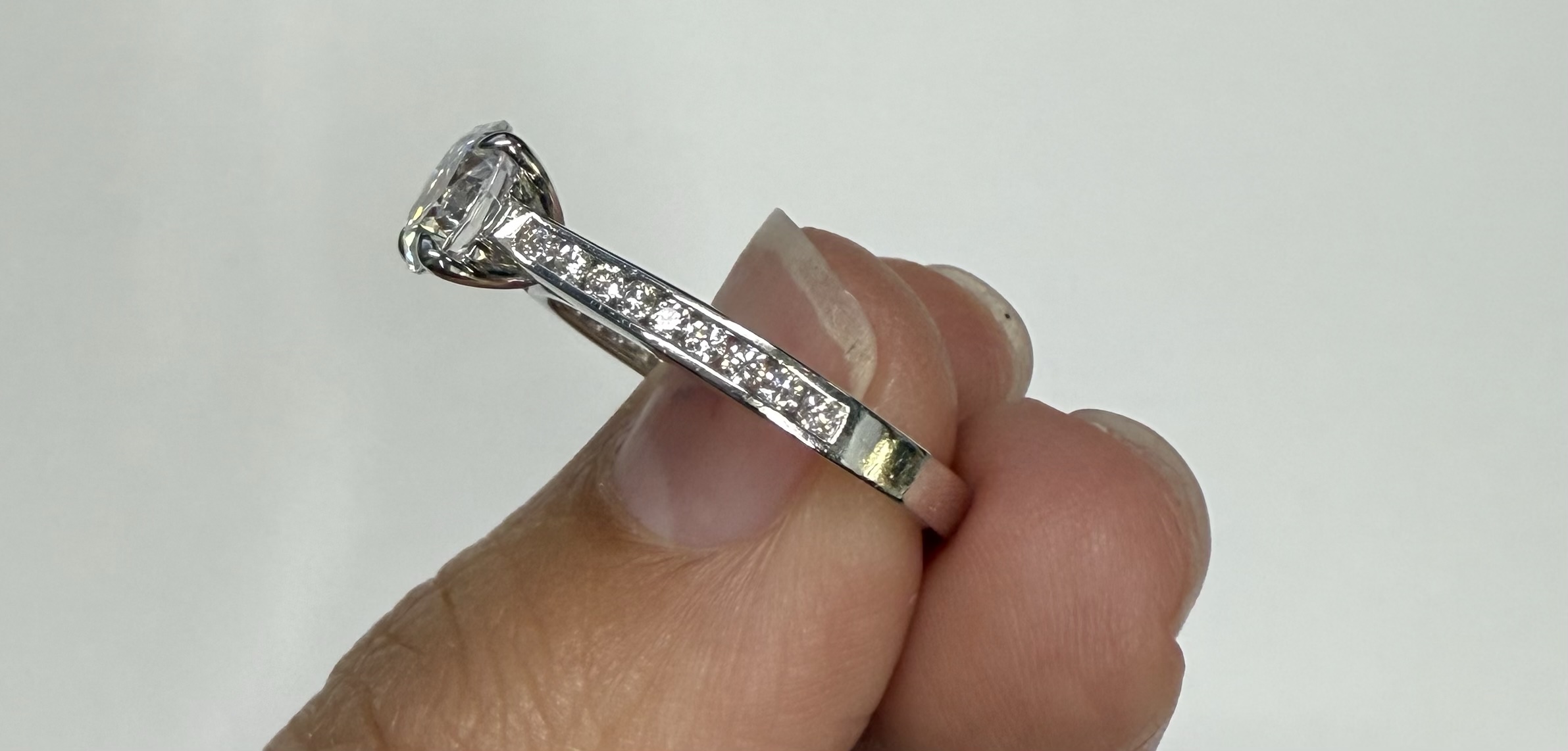 18k White Gold 6.5 MM CZ & Diamond Ring - Image 8