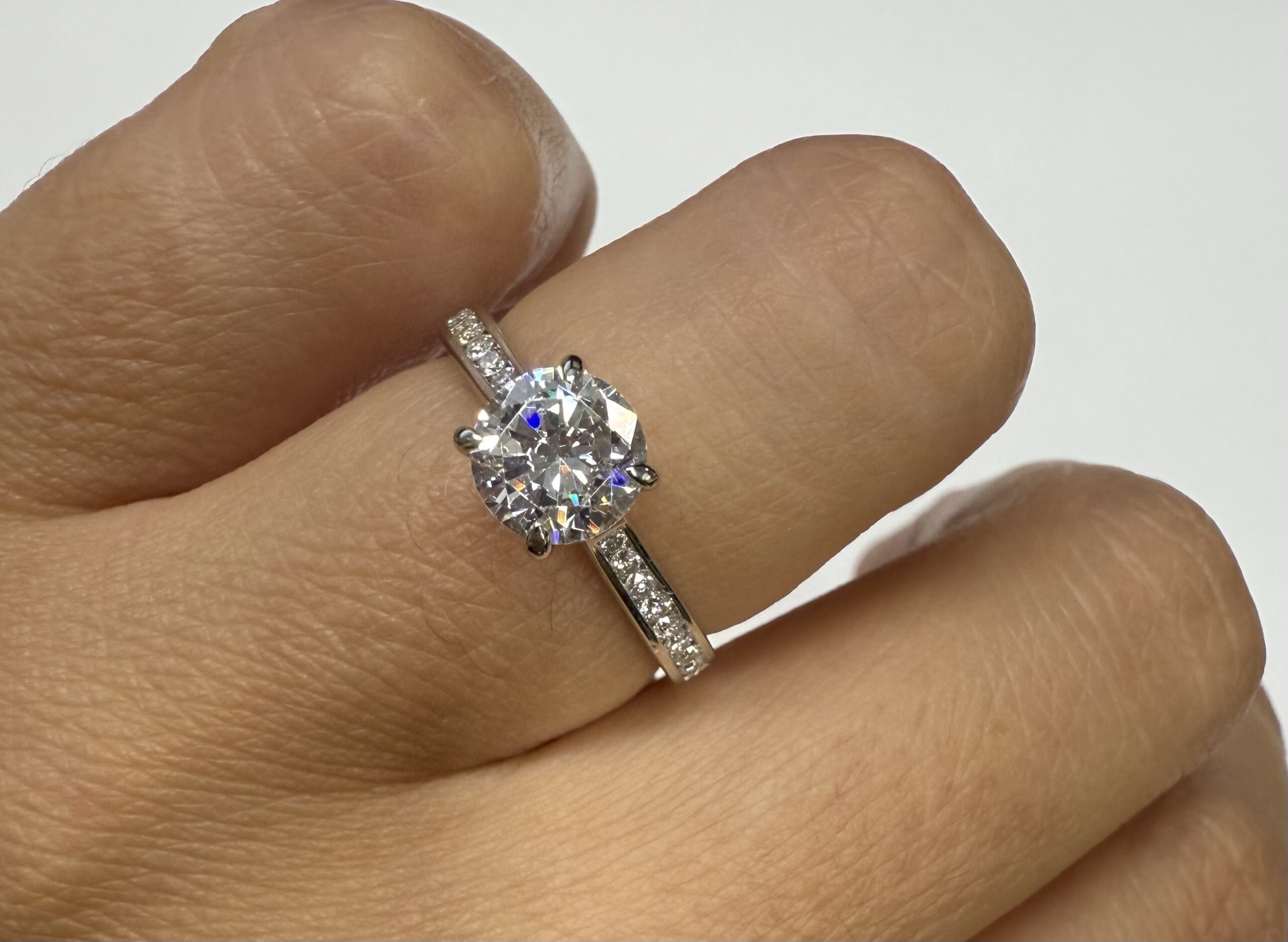 18k White Gold 6.5 MM CZ & Diamond Ring - Image 18